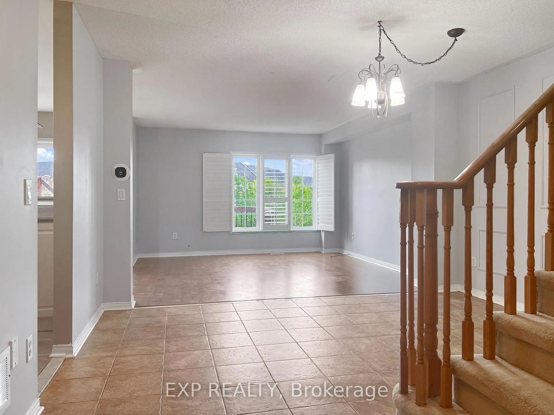 Photo 32 of Unit Upper, 26 Millcliff Circle, Aurora, Aurora Grove — HOMEH