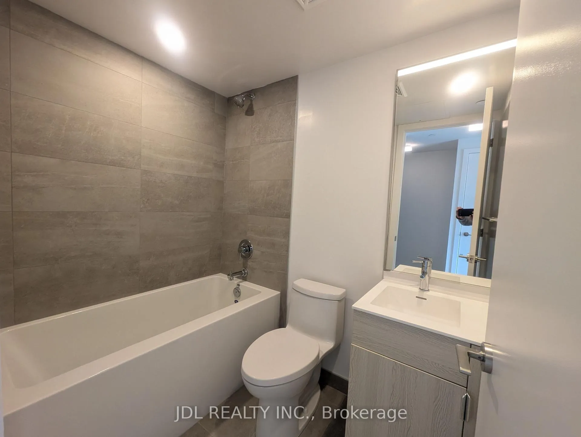 Photo 9 of Unit 924, 28 Eastern Avenue, Toronto, Moss Park — HOMEH