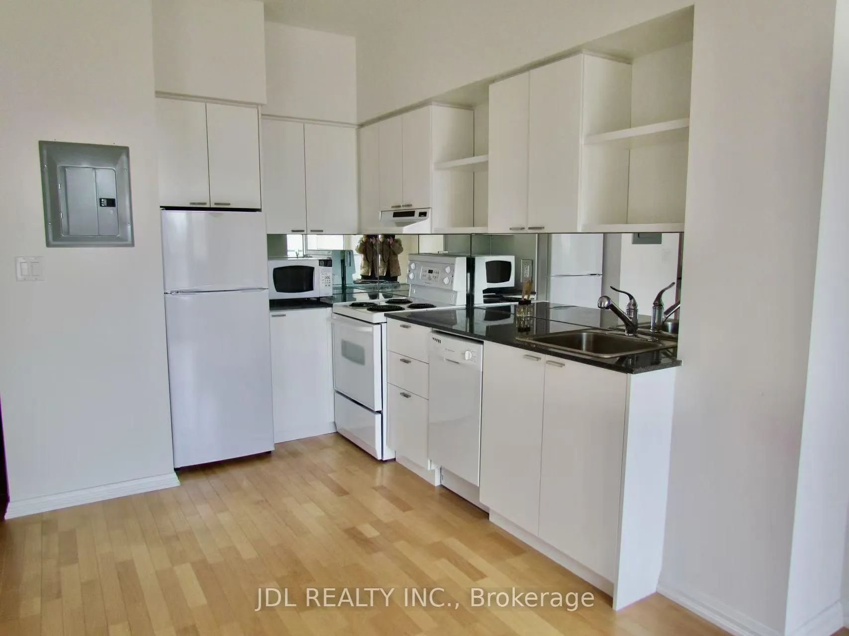Photo 4 of Unit 915, 35 Hayden Street, Toronto, Church-Yonge Corridor — HOMEH