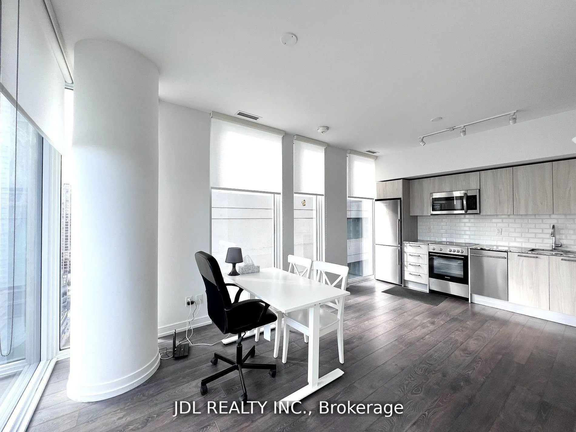 Photo 3 of Unit 2102, 28 Wellesley Street E, Toronto, Church-Yonge Corridor — HOMEH