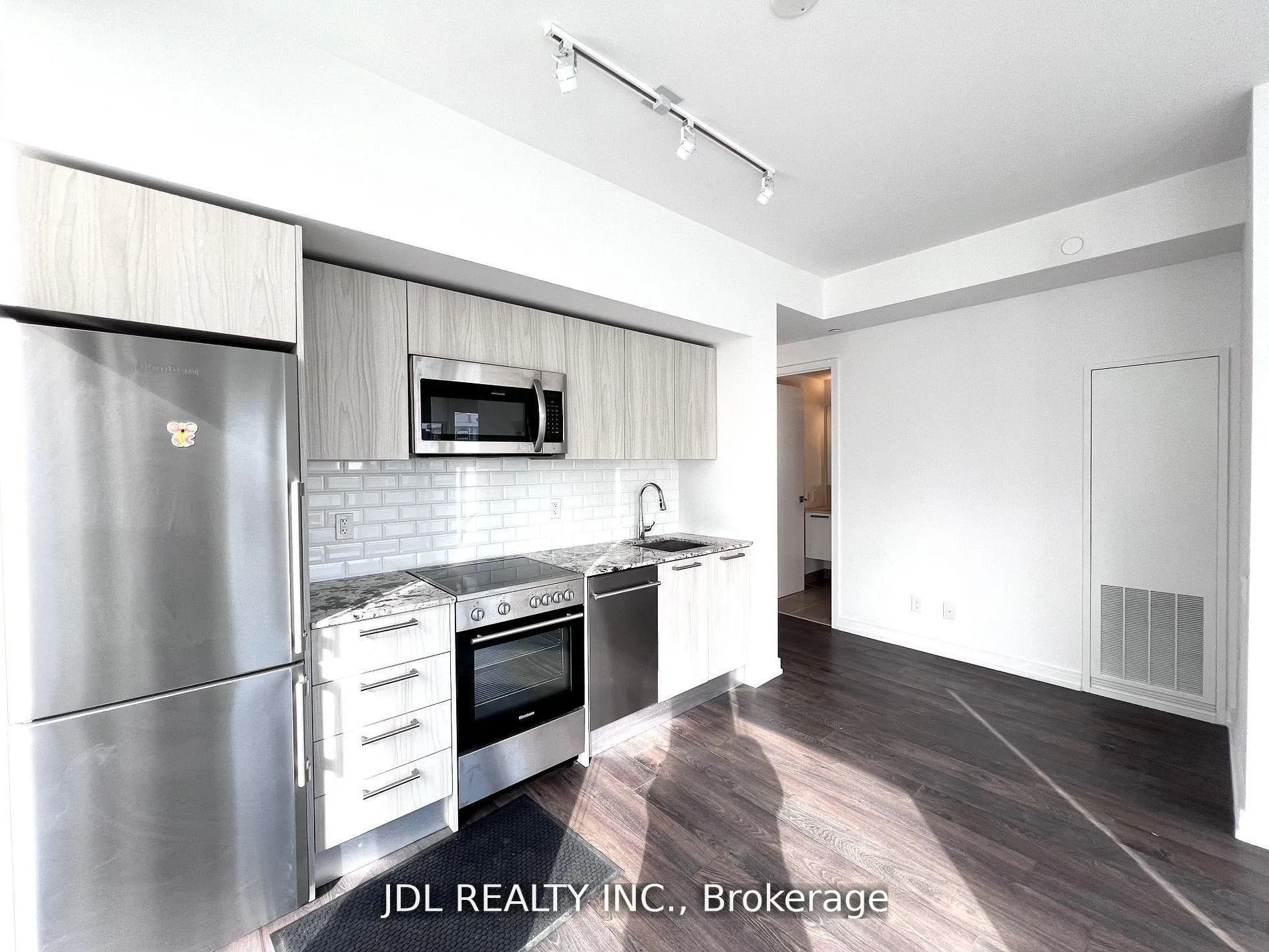 Photo 5 of Unit 2102, 28 Wellesley Street E, Toronto, Church-Yonge Corridor — HOMEH