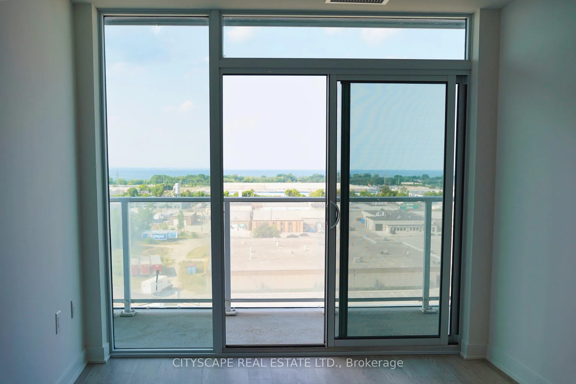 Photo 15 of Unit 913, 2782 Barton Street E, Hamilton, Riverdale — HOMEH