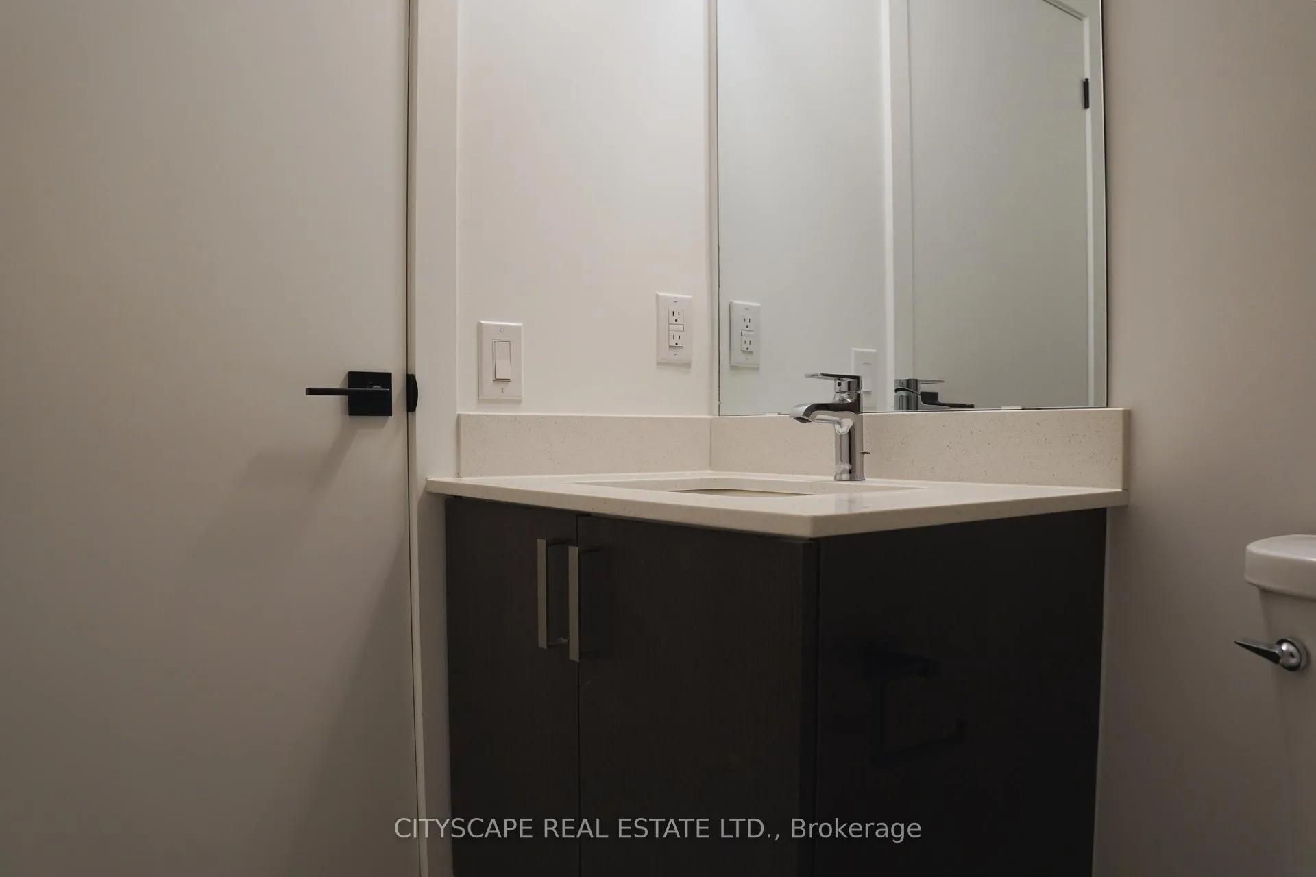 Photo 27 of Unit 913, 2782 Barton Street E, Hamilton, Riverdale — HOMEH