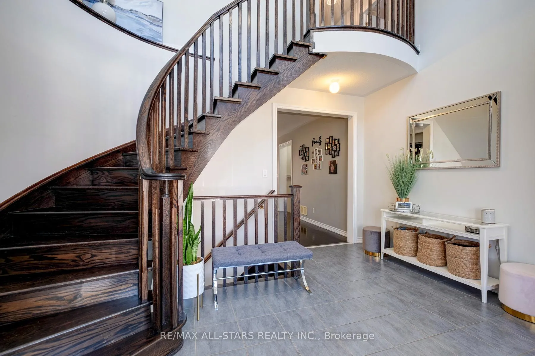 Photo 5 of 45 Jarrow Crescent, Whitby, Brooklin — HOMEH