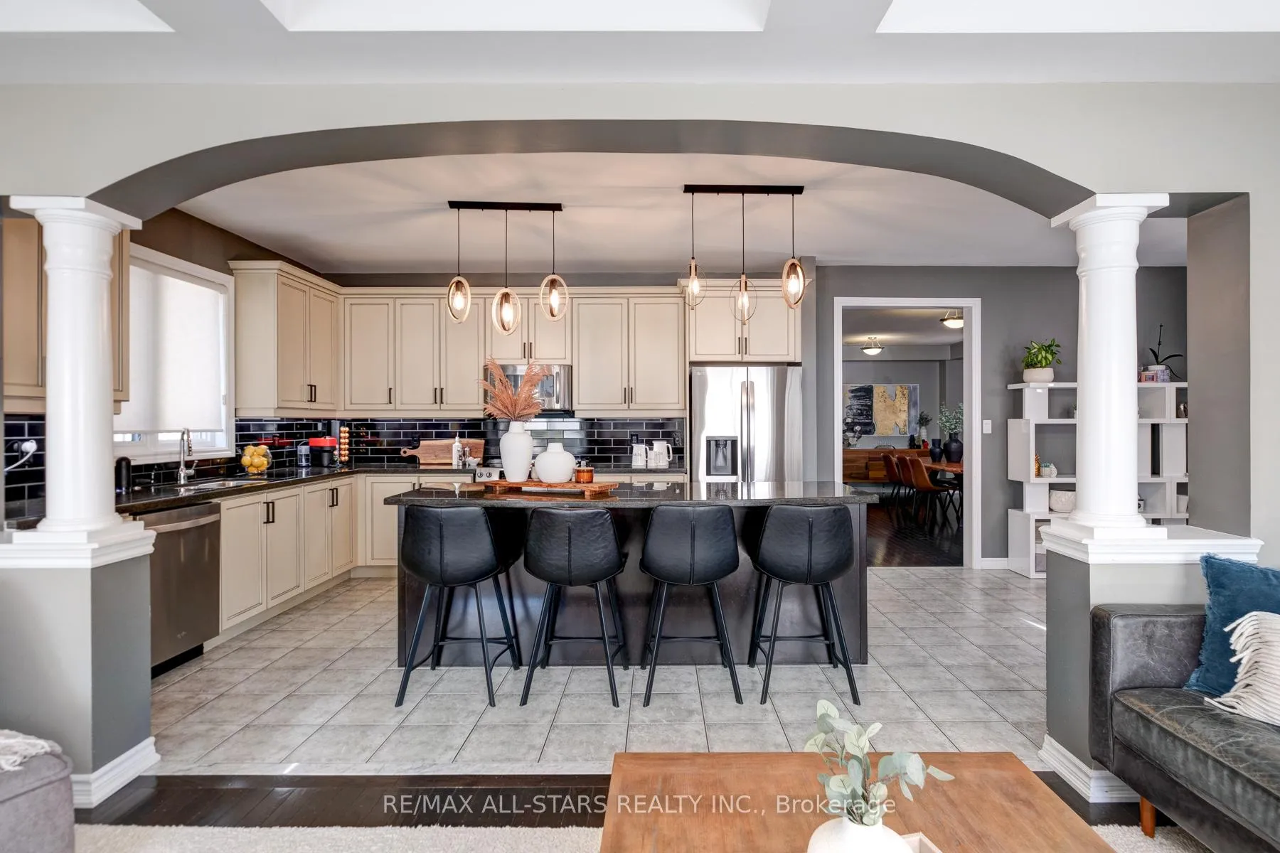 Photo 19 of 45 Jarrow Crescent, Whitby, Brooklin — HOMEH