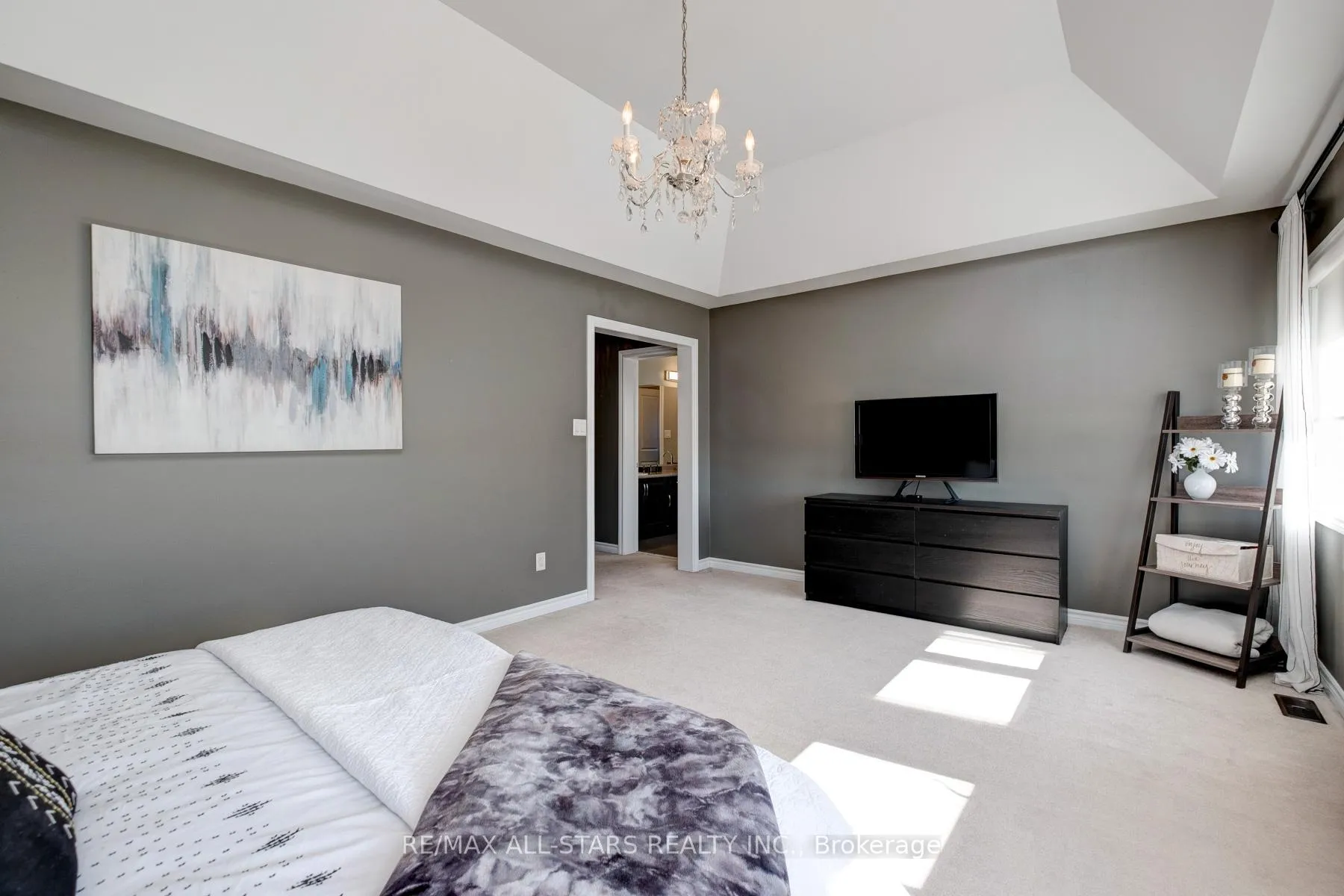 Photo 34 of 45 Jarrow Crescent, Whitby, Brooklin — HOMEH