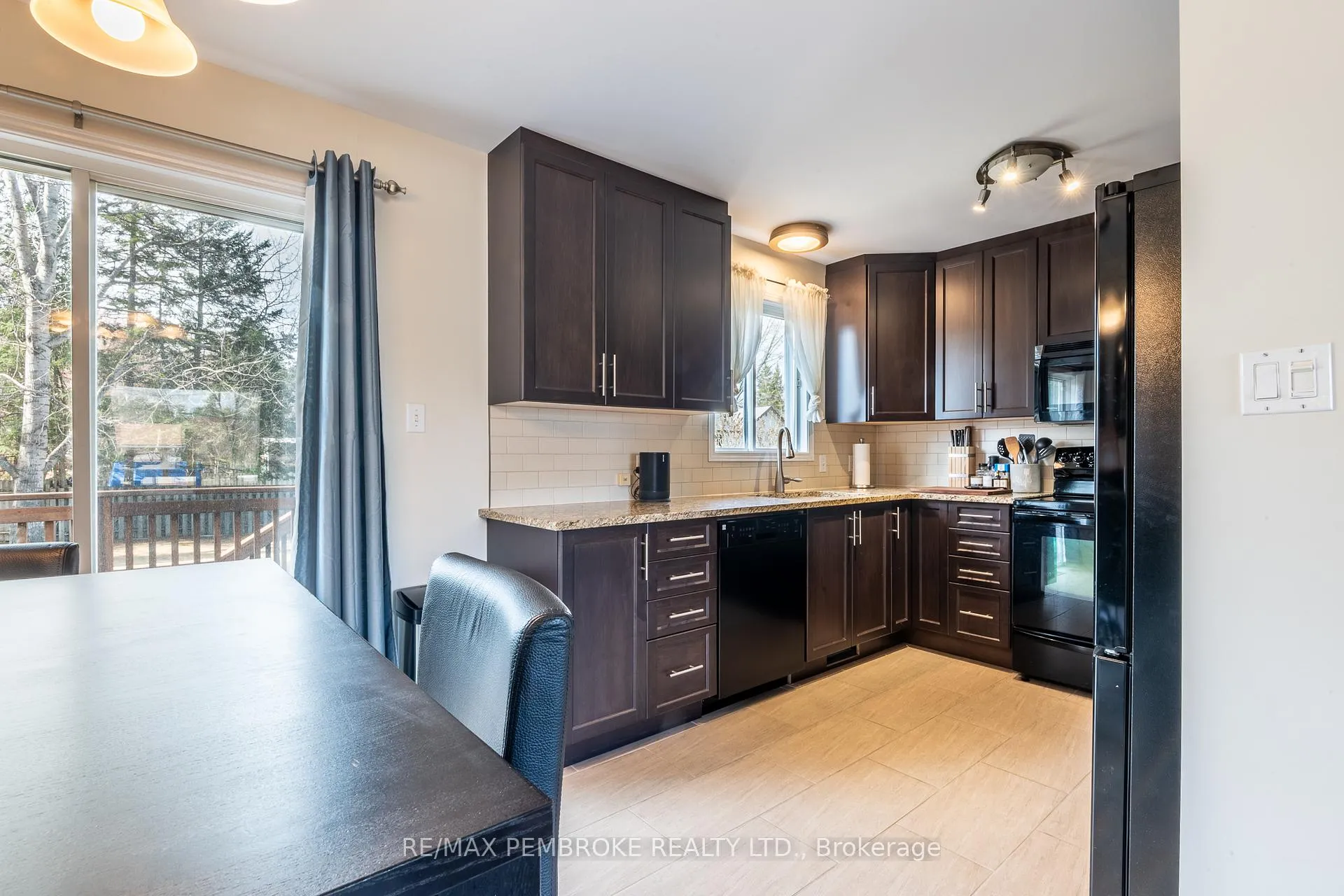 Photo 20 of 5 Edward Street, Petawawa — HOMEH