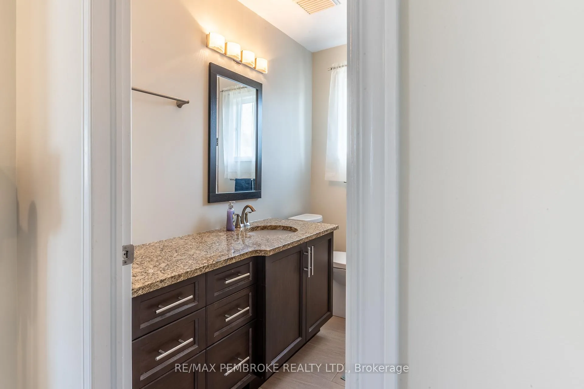 Photo 23 of 5 Edward Street, Petawawa — HOMEH