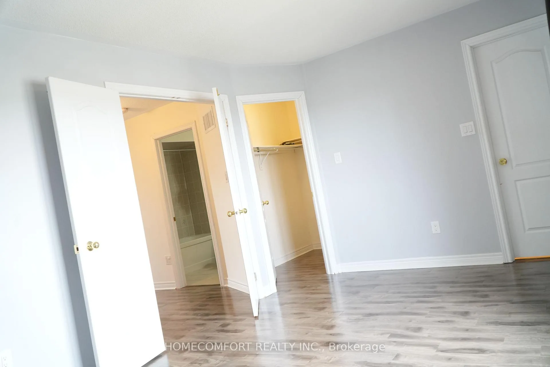 Photo 3 of 169 Hammersly Boulevard, Markham, Wismer — HOMEH