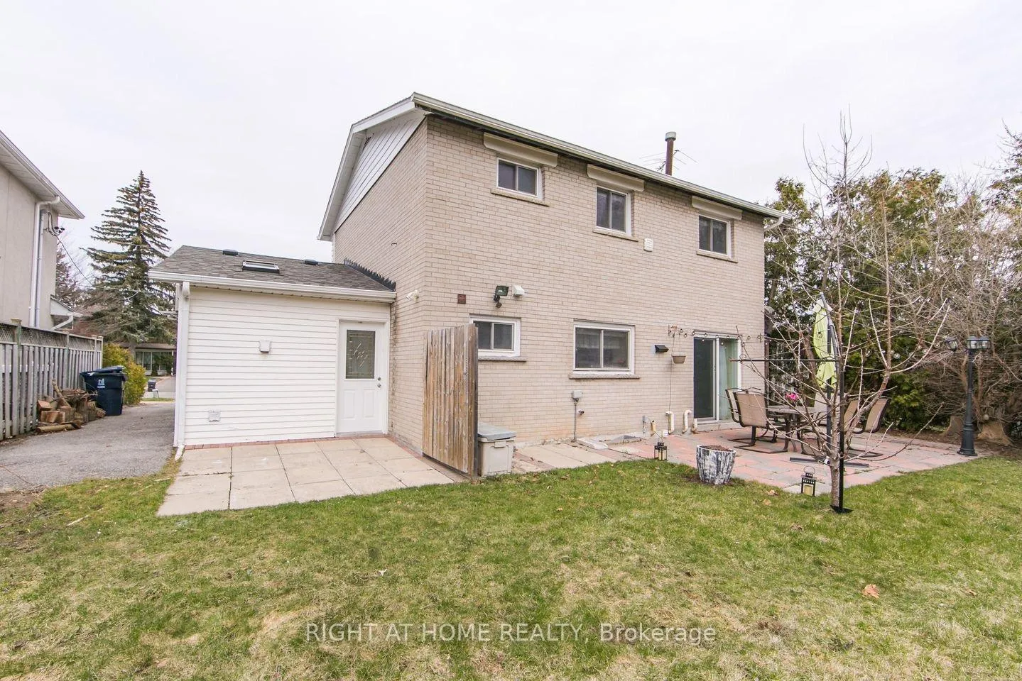 Photo 2 of Unit Basement, 7 Kempsell Crescent, North York, Don Valley Village — HOMEH