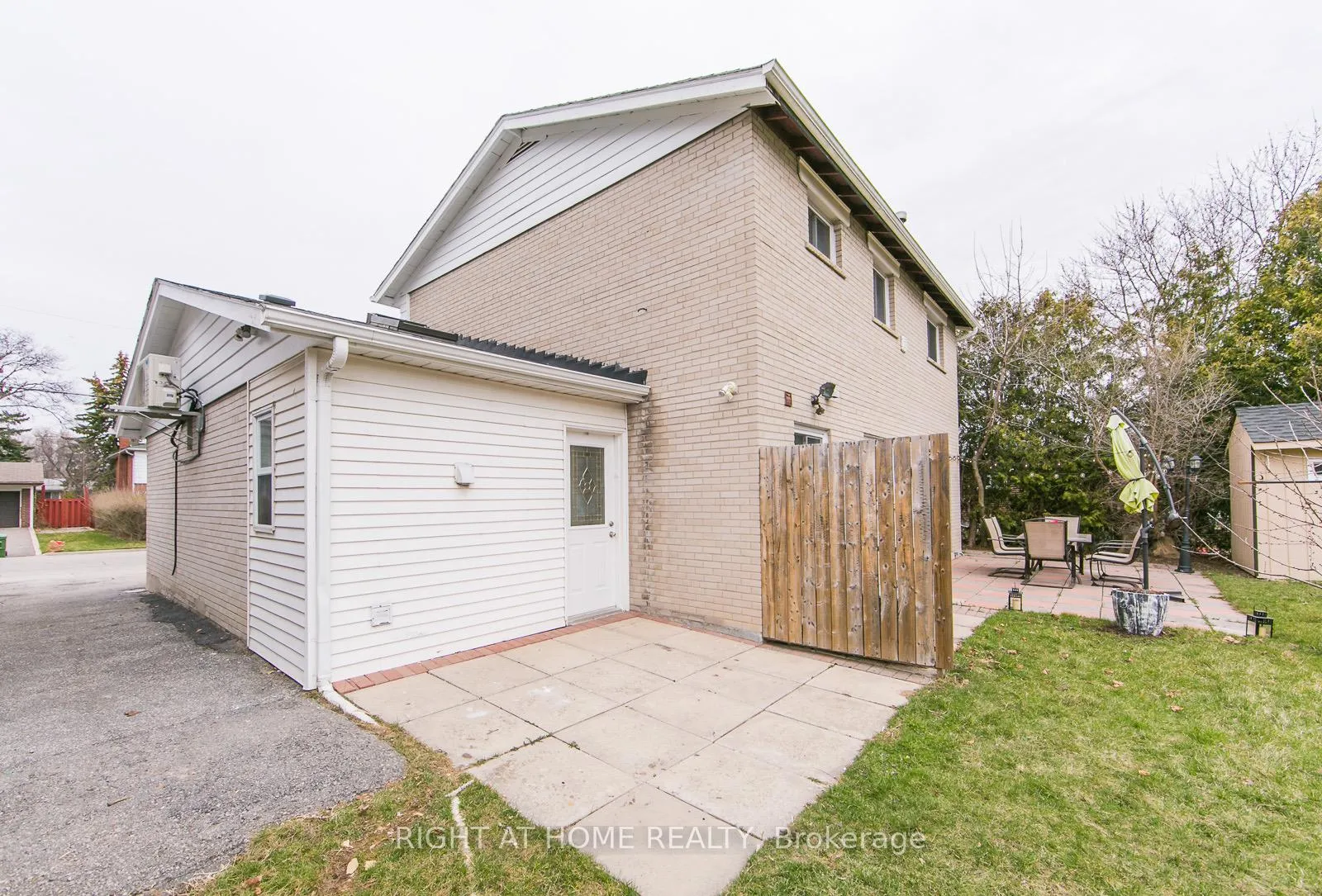 Photo 3 of Unit Basement, 7 Kempsell Crescent, North York, Don Valley Village — HOMEH