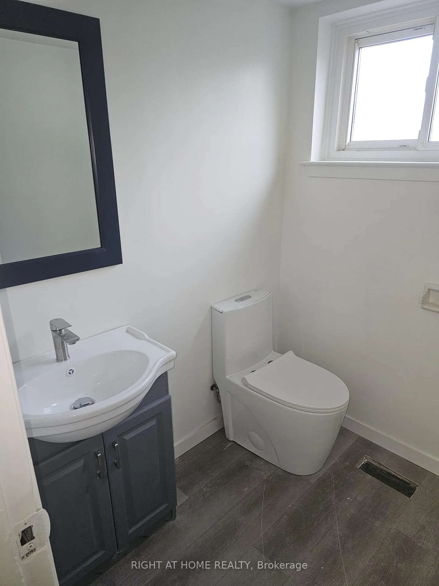 Photo 5 of Unit Basement, 7 Kempsell Crescent, North York, Don Valley Village — HOMEH