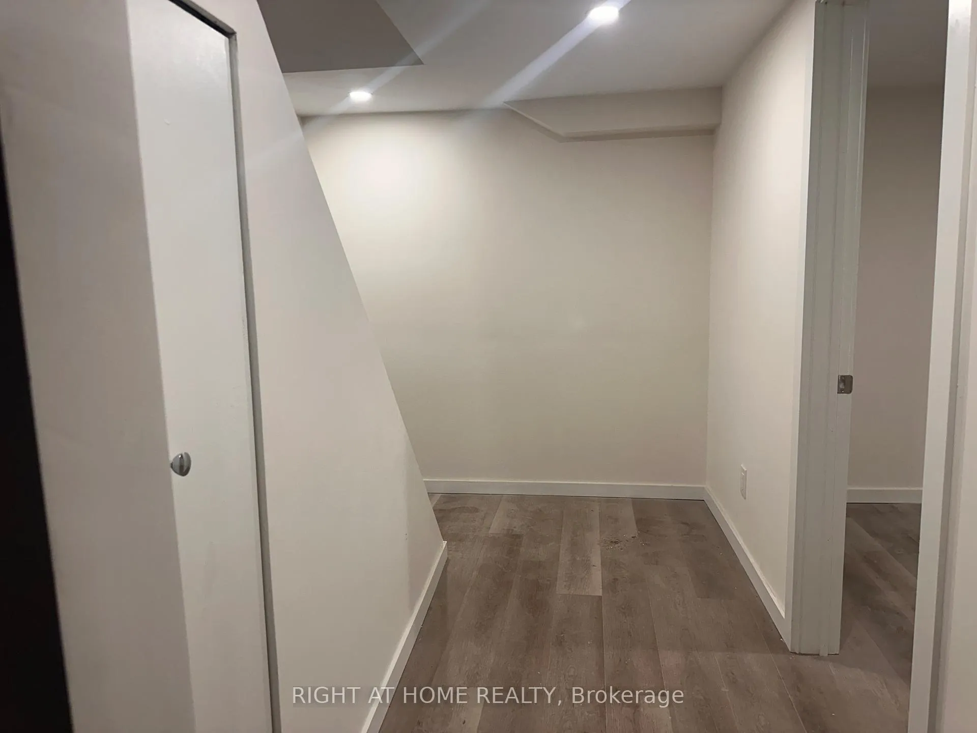 Photo 7 of Unit Basement, 7 Kempsell Crescent, North York, Don Valley Village — HOMEH