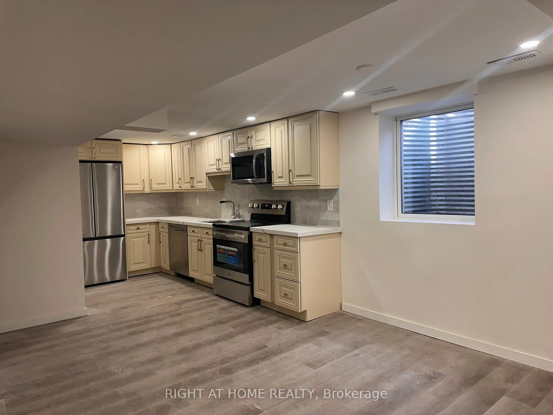 Photo 9 of Unit Basement, 7 Kempsell Crescent, North York, Don Valley Village — HOMEH
