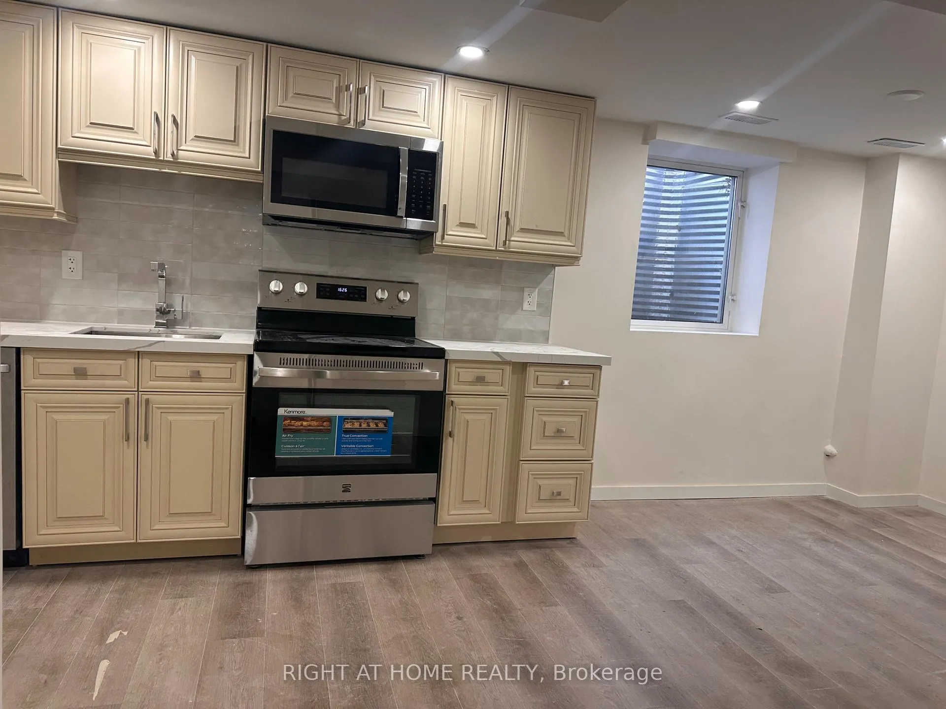 Photo 12 of Unit Basement, 7 Kempsell Crescent, North York, Don Valley Village — HOMEH