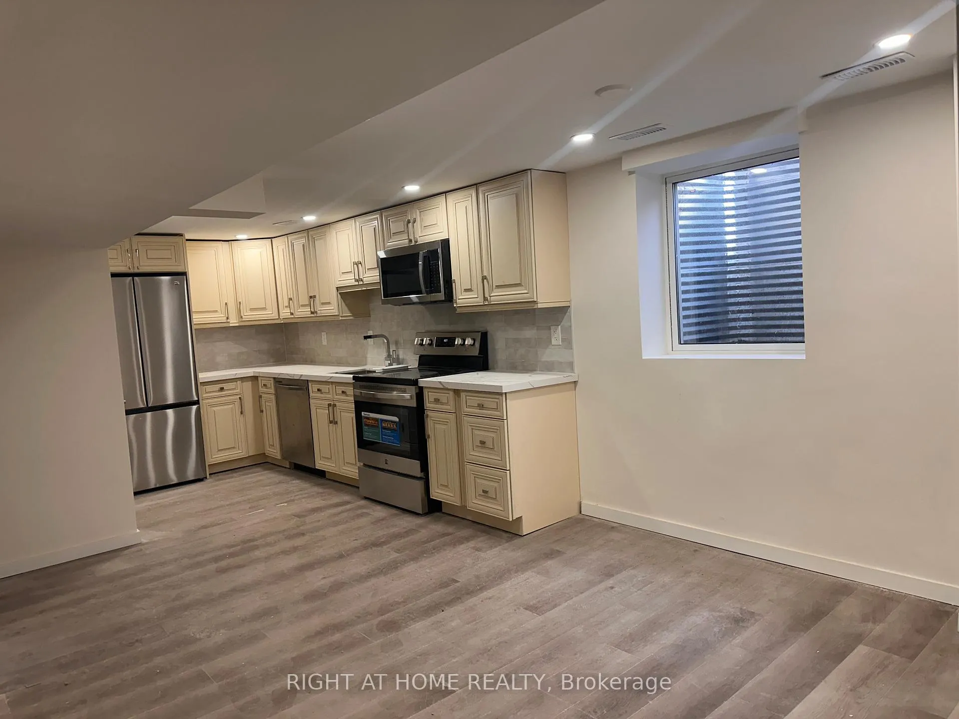Photo 13 of Unit Basement, 7 Kempsell Crescent, North York, Don Valley Village — HOMEH