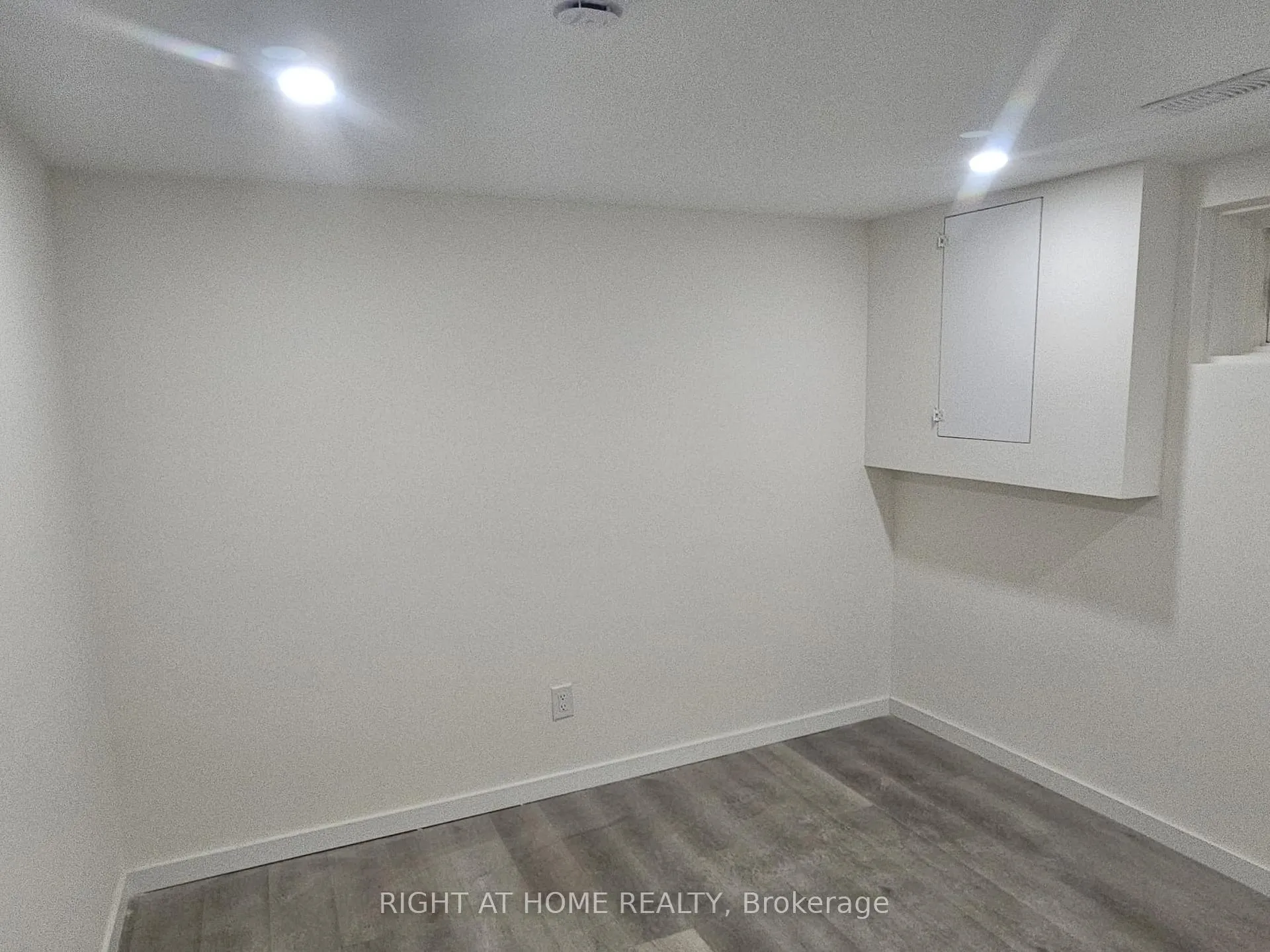 Photo 19 of Unit Basement, 7 Kempsell Crescent, North York, Don Valley Village — HOMEH