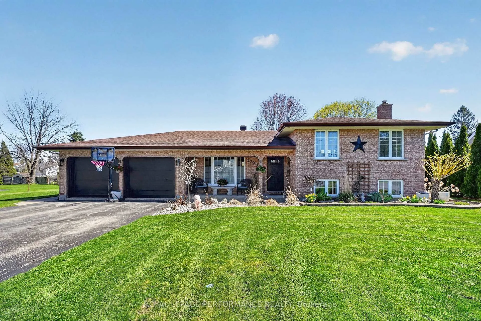 Photo 1 of 1793 Dewhurst Avenue, Cornwall — HOMEH