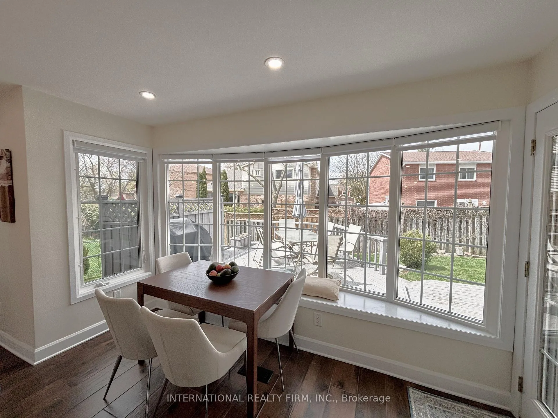 Photo 7 of 168 Willow Lane, Newmarket, Bristol-London — HOMEH