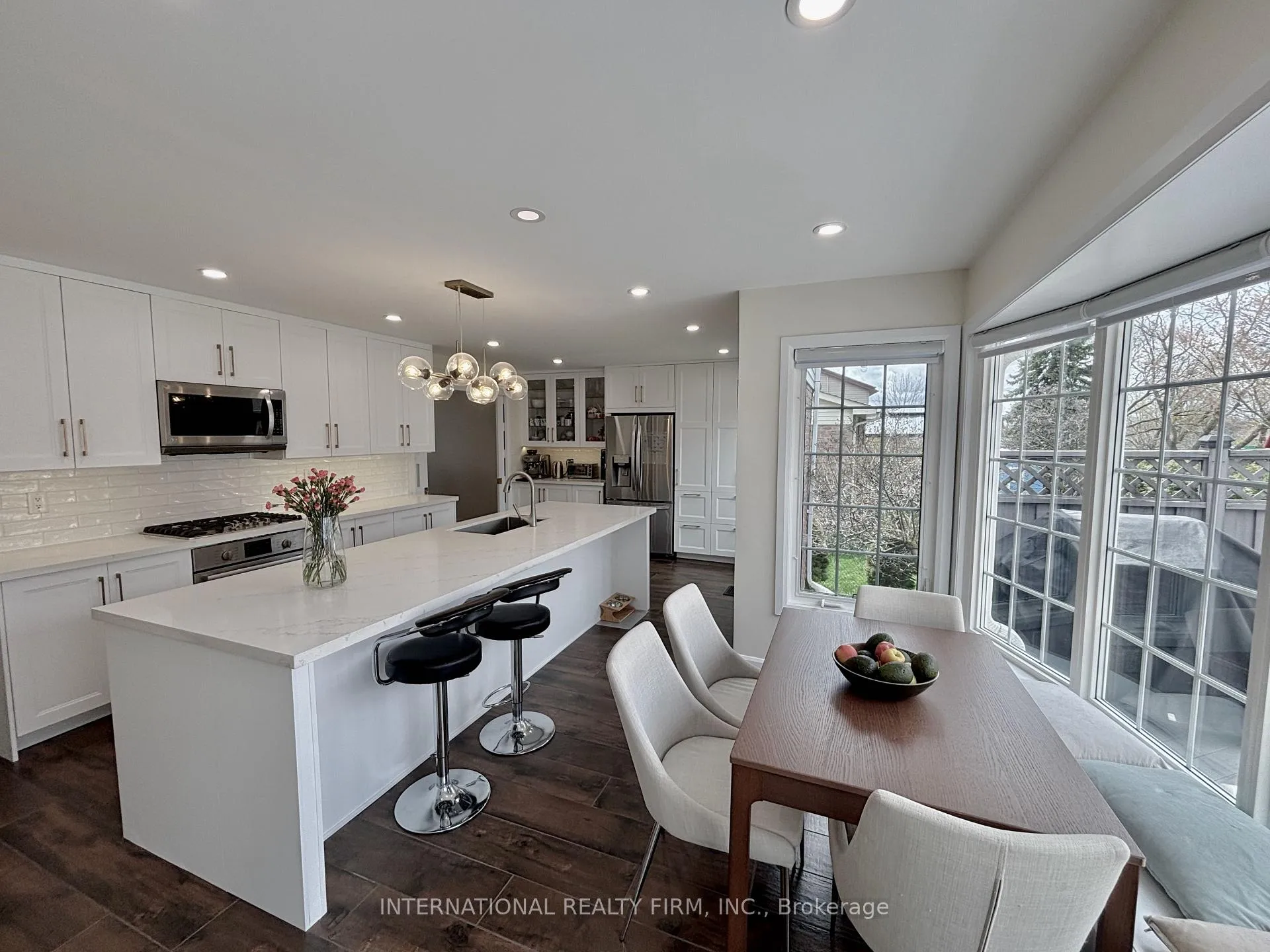 Photo 9 of 168 Willow Lane, Newmarket, Bristol-London — HOMEH