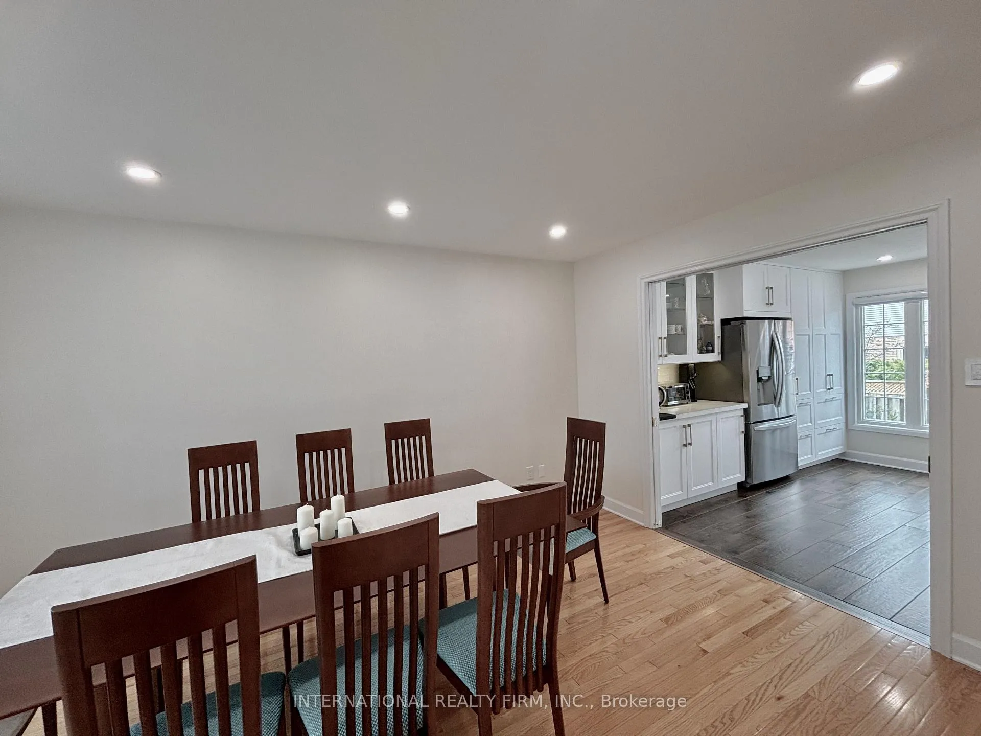 Photo 14 of 168 Willow Lane, Newmarket, Bristol-London — HOMEH