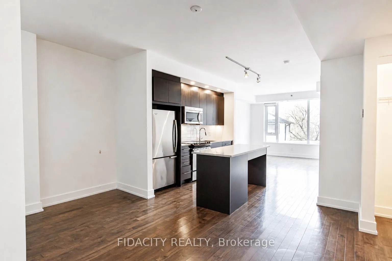 Photo 3 of Unit 201, 360 Patricia Avenue, Ottawa, Westboro South — HOMEH