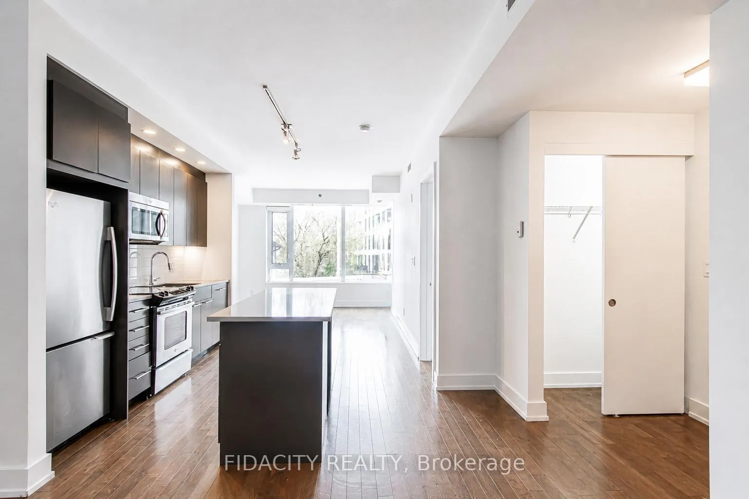Photo 4 of Unit 201, 360 Patricia Avenue, Ottawa, Westboro South — HOMEH