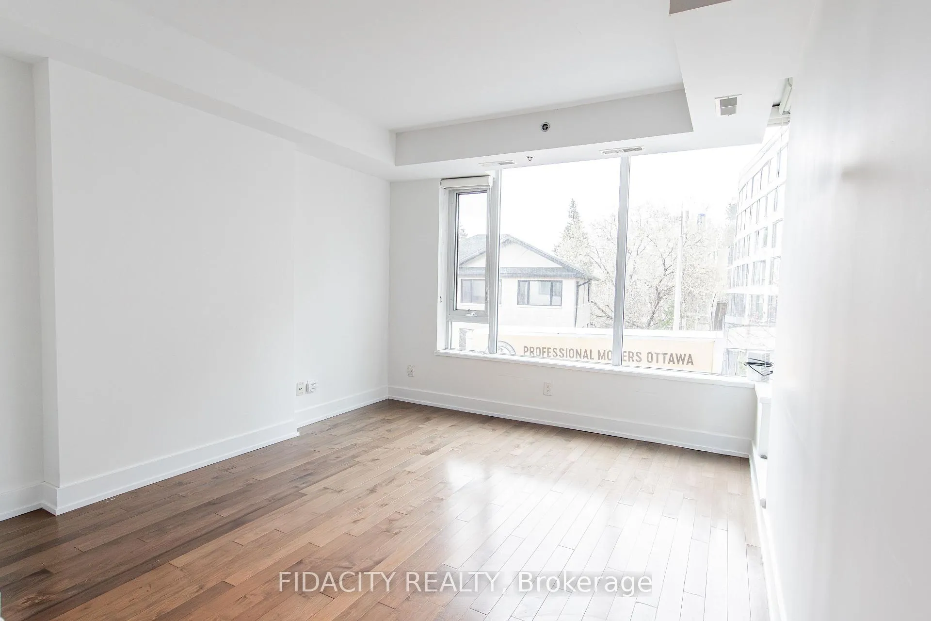 Photo 7 of Unit 201, 360 Patricia Avenue, Ottawa, Westboro South — HOMEH