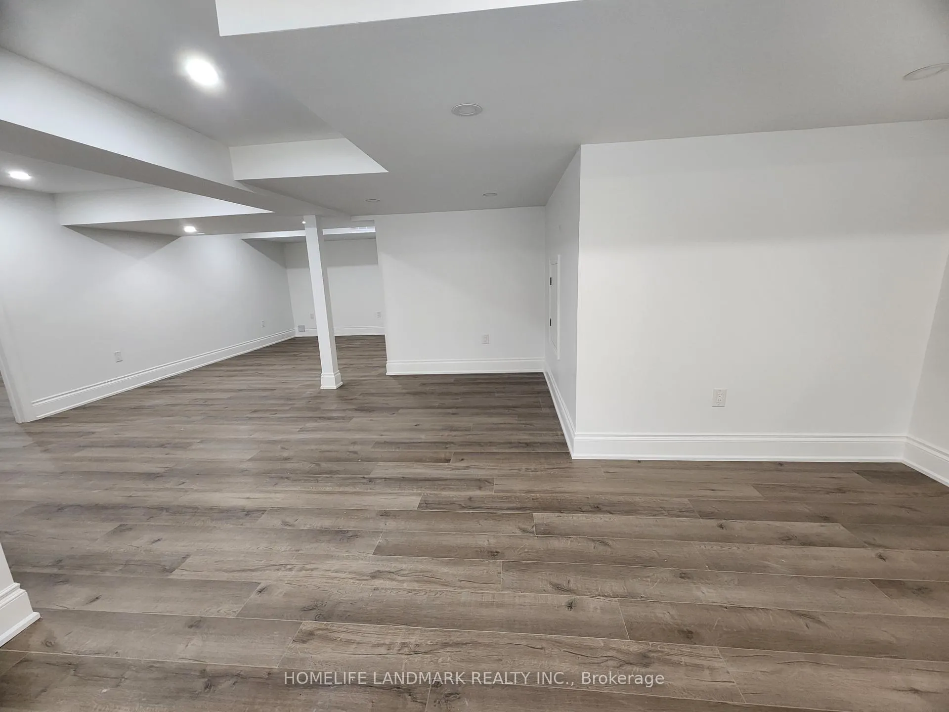 Photo 3 of 17 Vanni Avenue, Markham, Middlefield — HOMEH