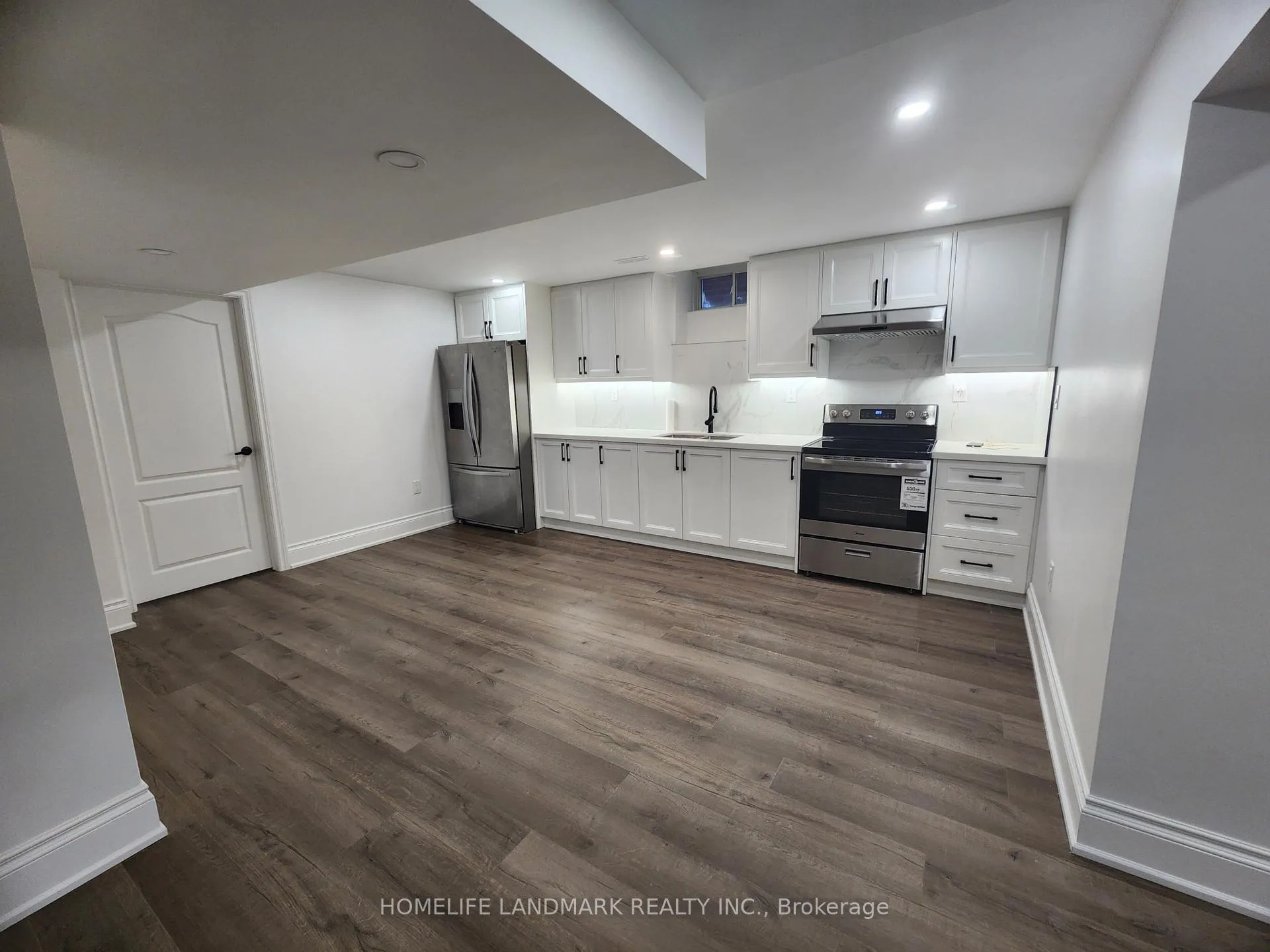 Photo 4 of 17 Vanni Avenue, Markham, Middlefield — HOMEH