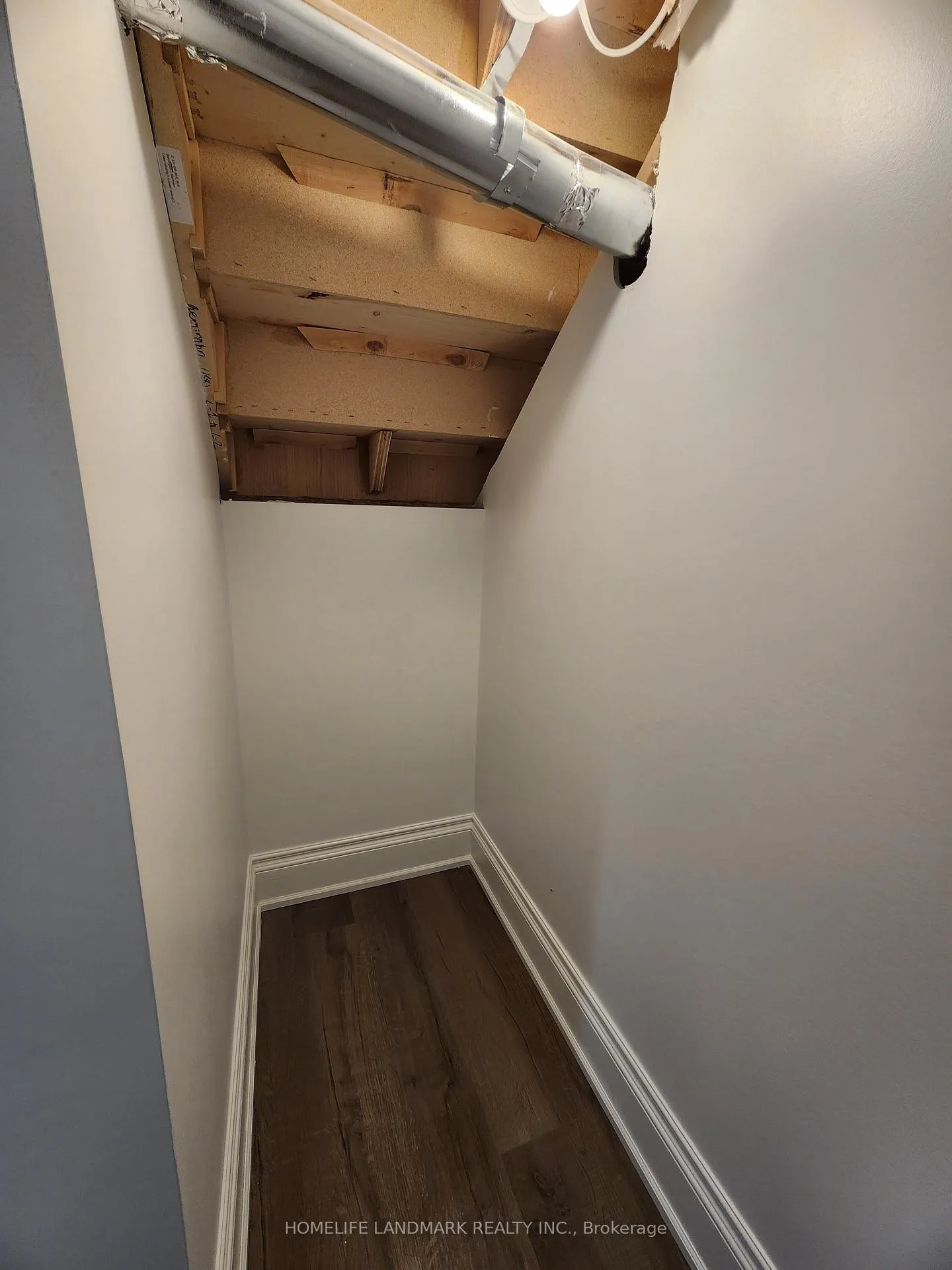 Photo 6 of 17 Vanni Avenue, Markham, Middlefield — HOMEH