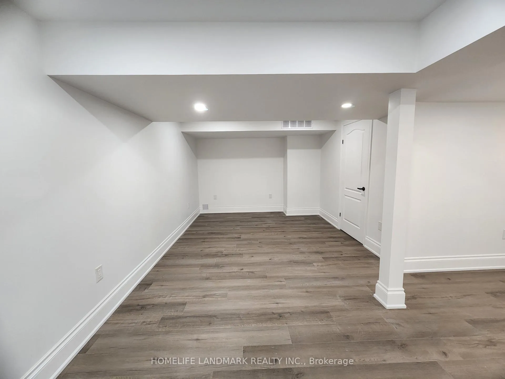 Photo 11 of 17 Vanni Avenue, Markham, Middlefield — HOMEH