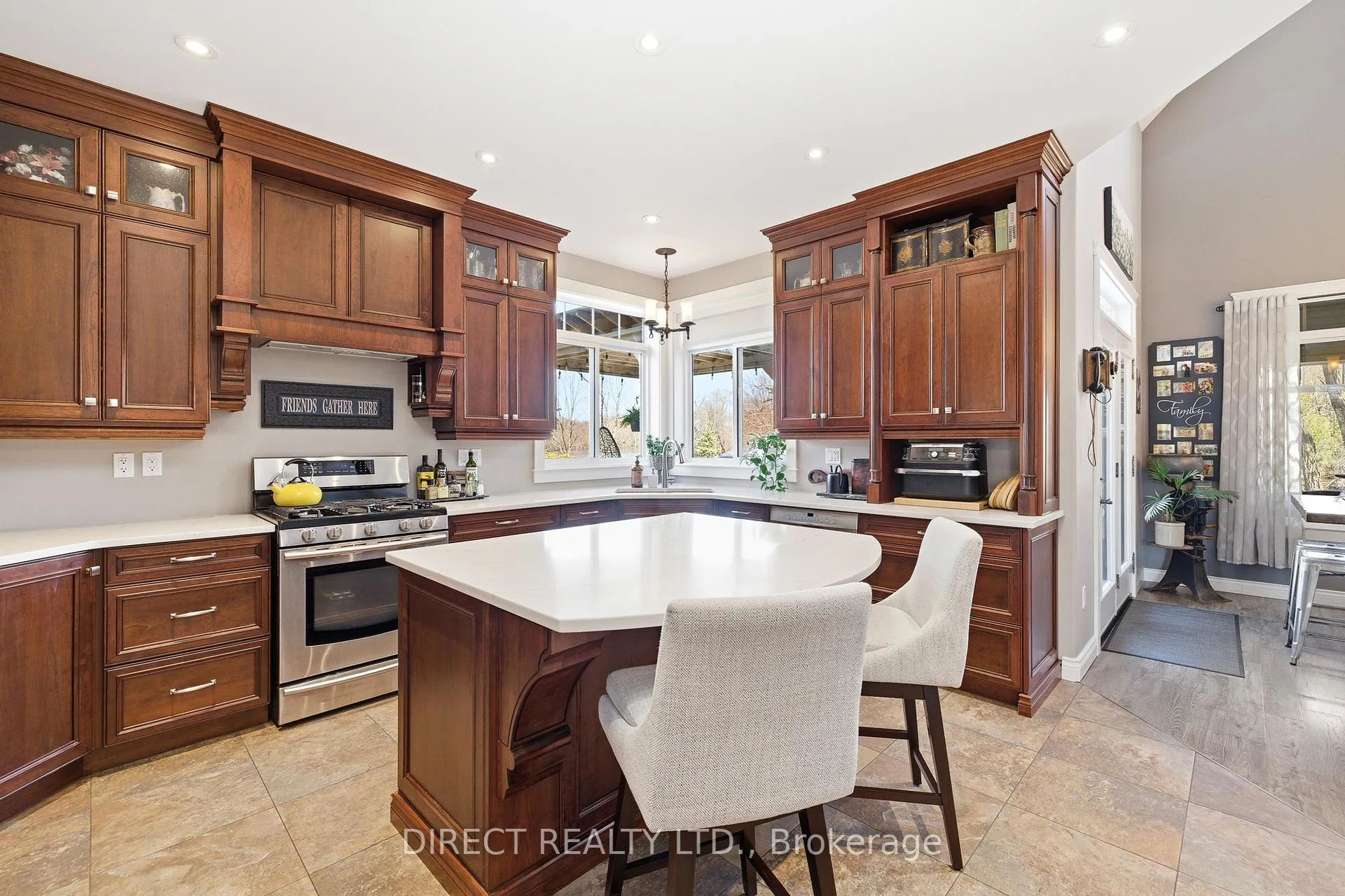 Photo 4 of 15 Sharpes Lane, Belleville, Thurlow Ward — HOMEH