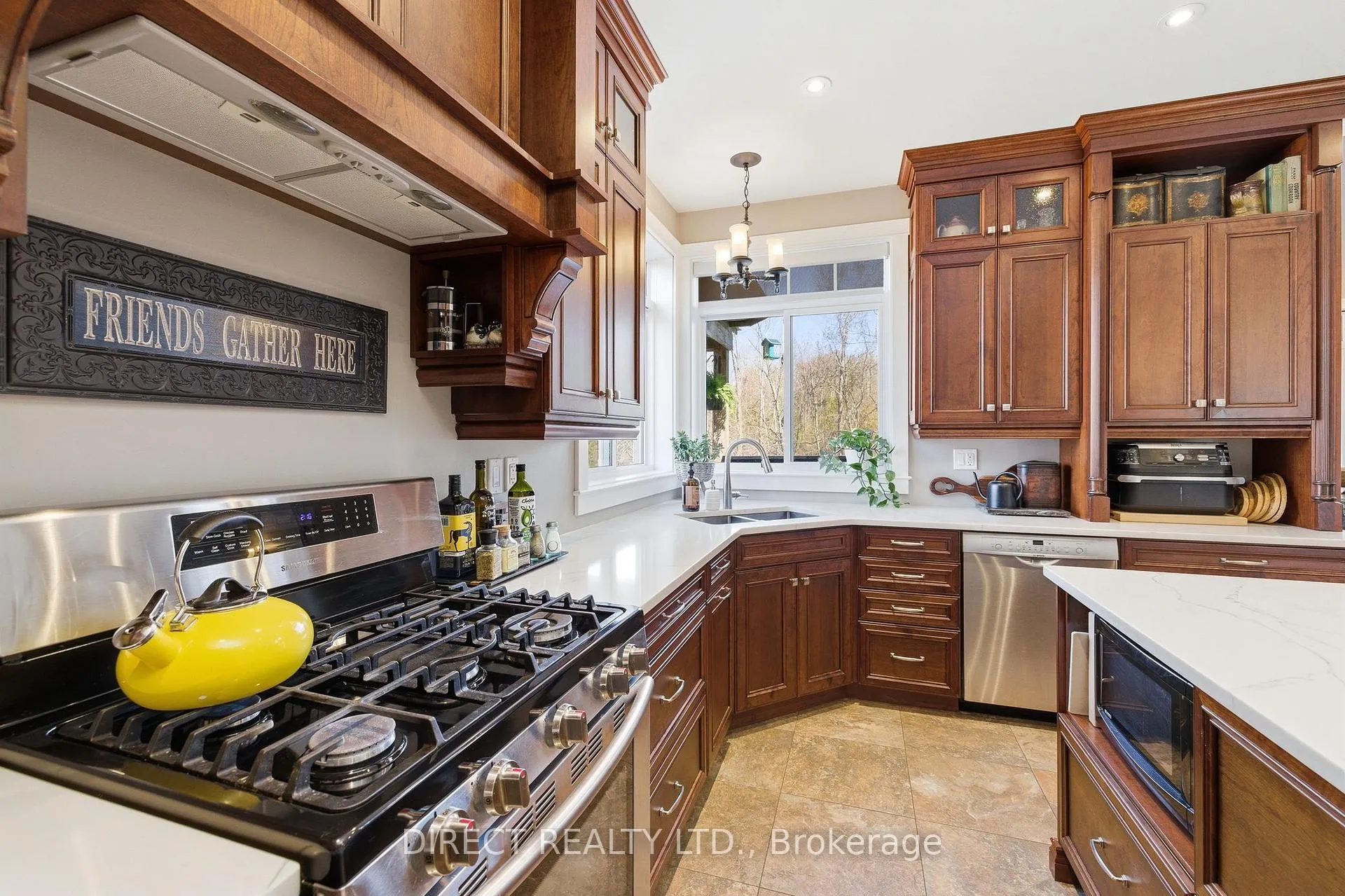 Photo 5 of 15 Sharpes Lane, Belleville, Thurlow Ward — HOMEH