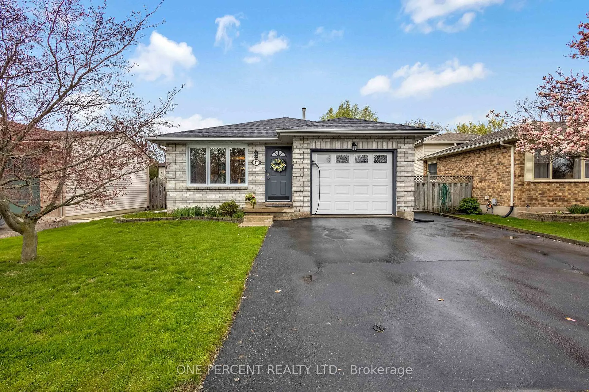 Photo 2 of 57 Coxwell Crescent, Brantford — HOMEH