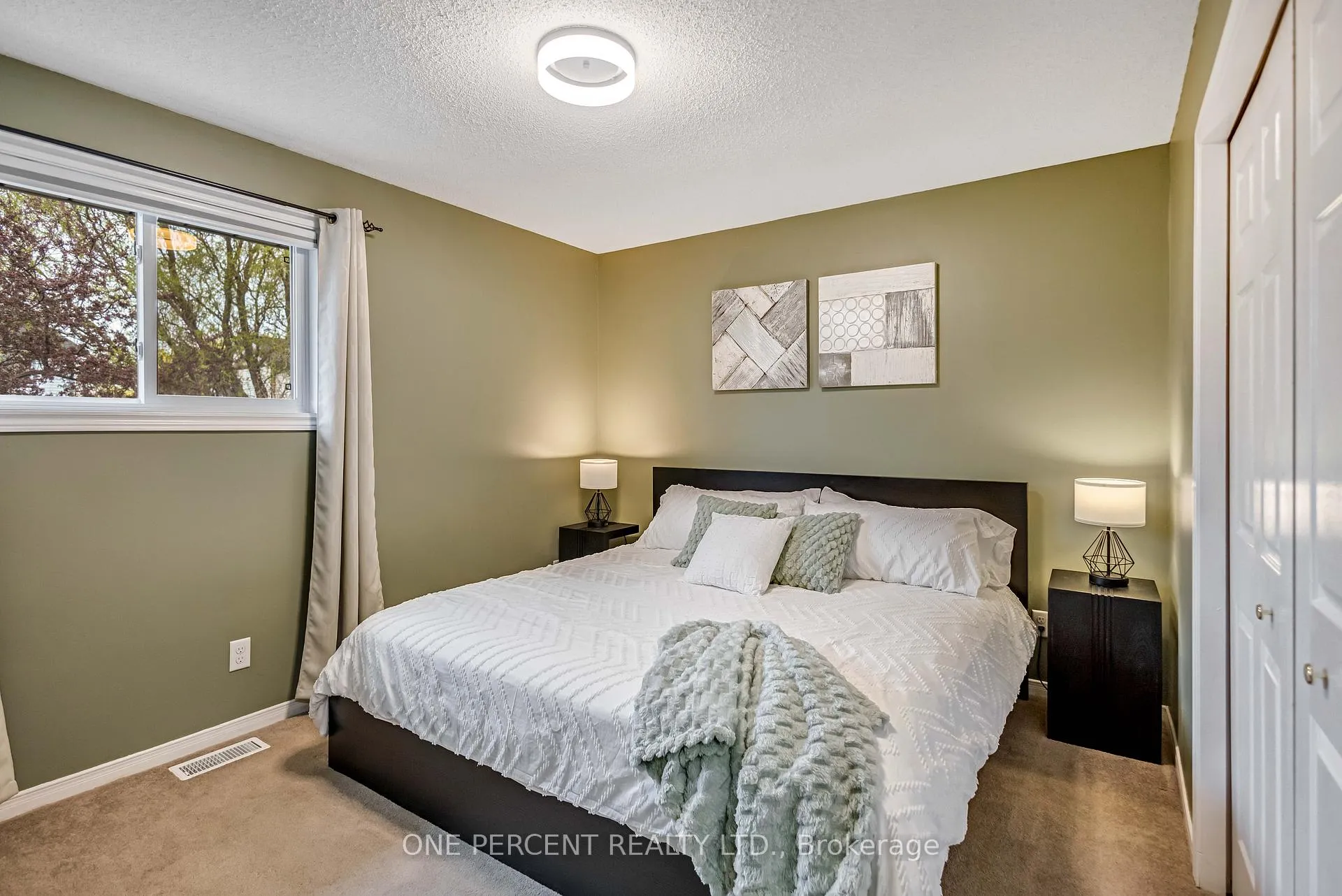 Photo 14 of 57 Coxwell Crescent, Brantford — HOMEH