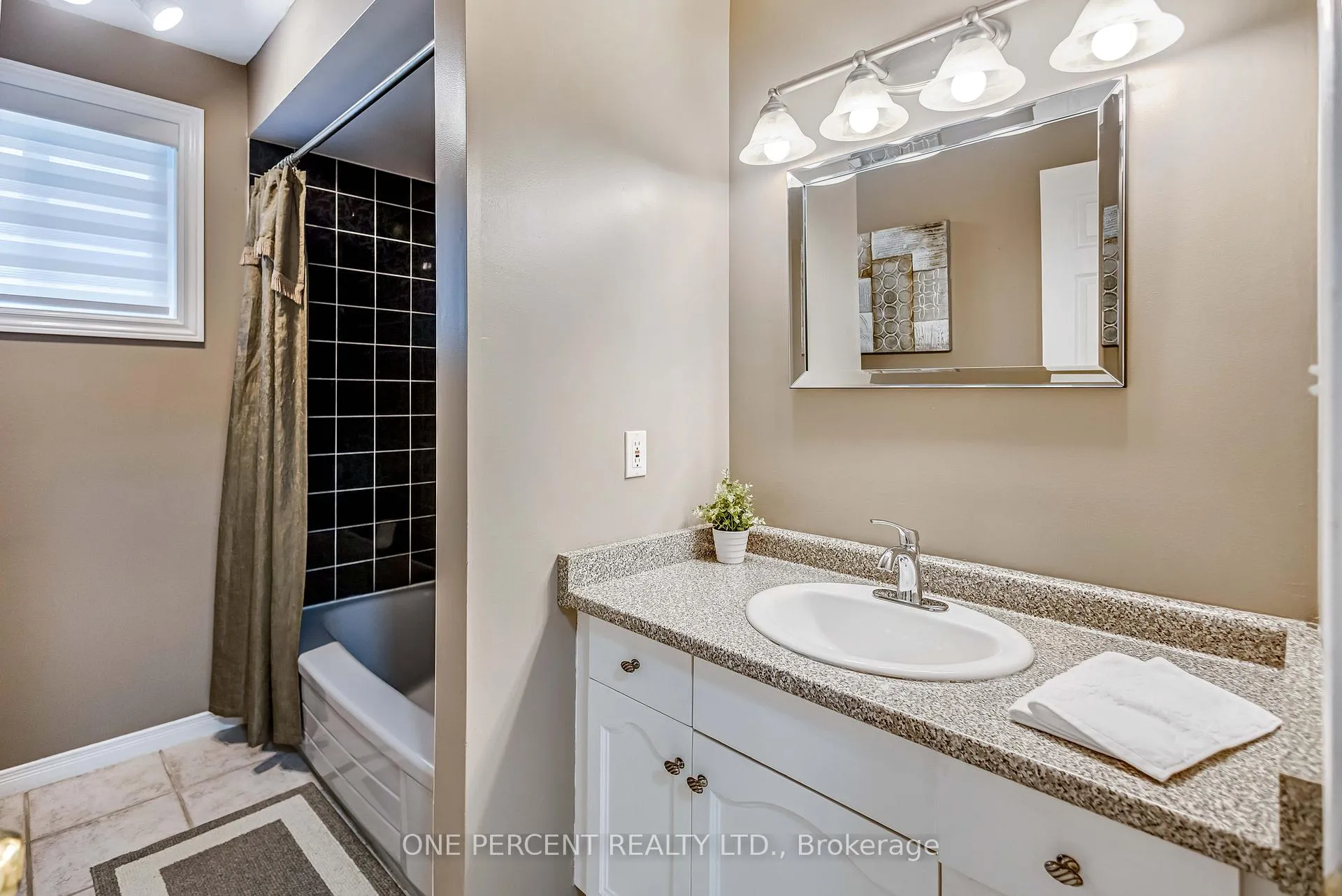 Photo 20 of 57 Coxwell Crescent, Brantford — HOMEH
