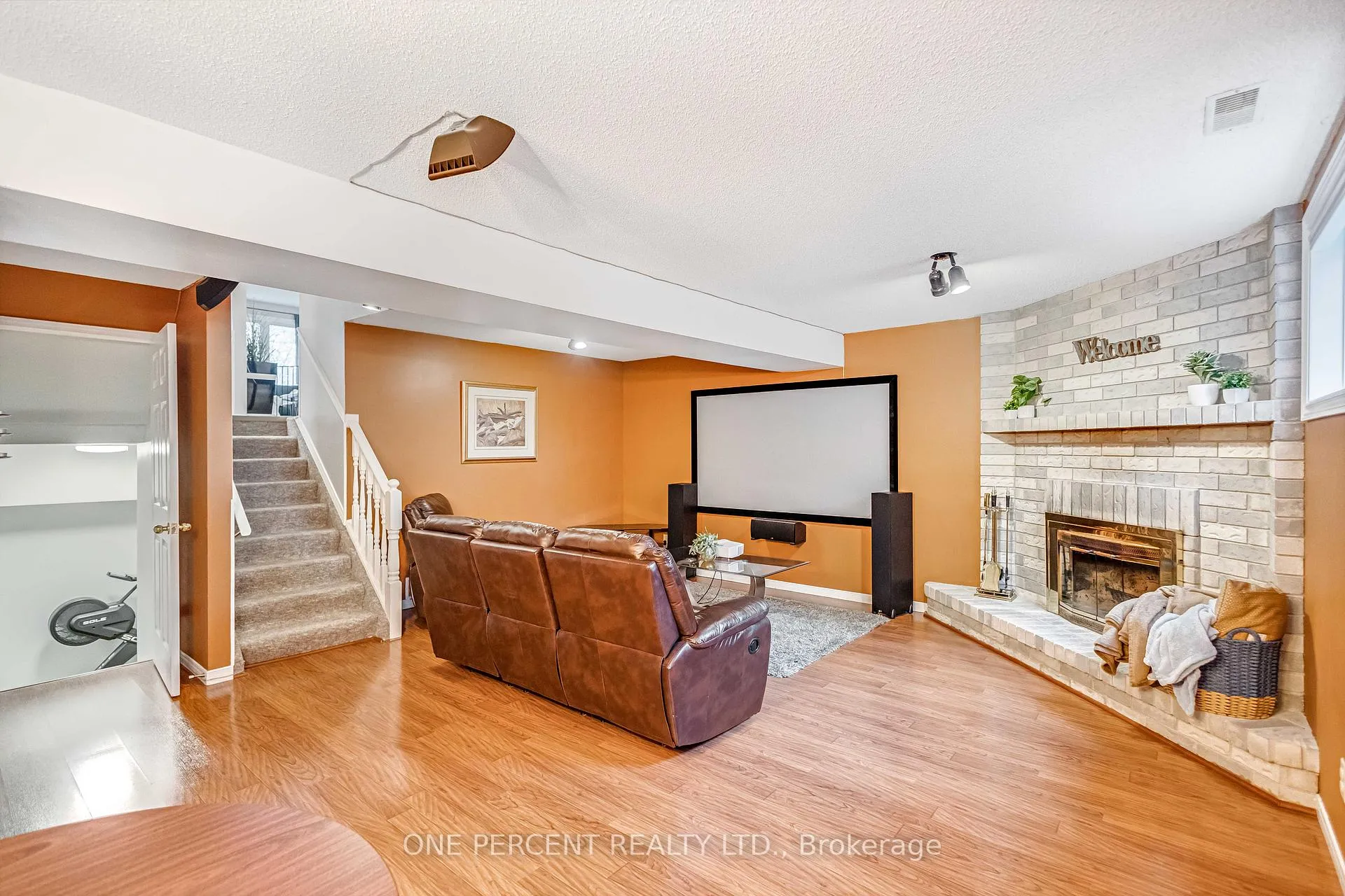 Photo 21 of 57 Coxwell Crescent, Brantford — HOMEH