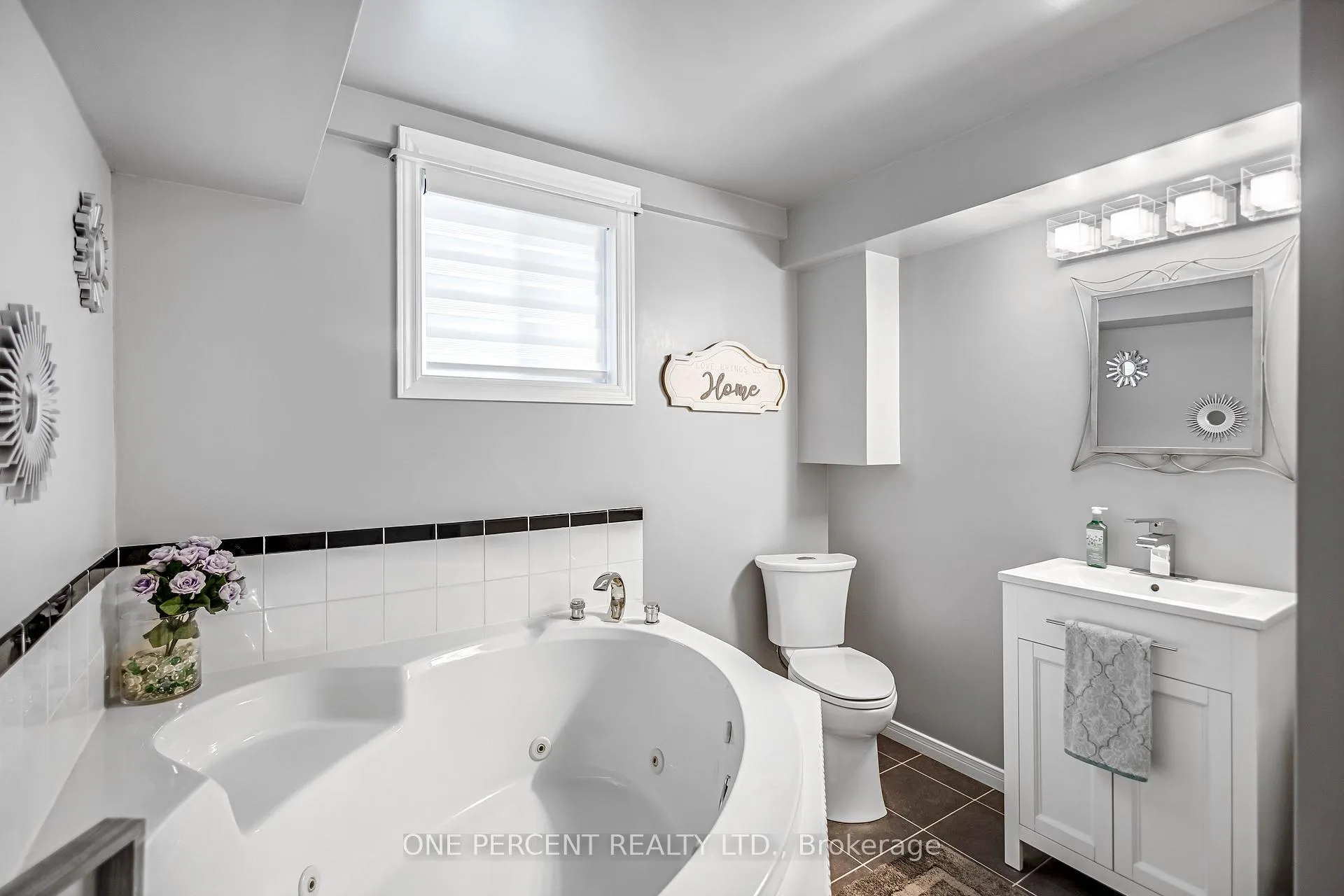 Photo 27 of 57 Coxwell Crescent, Brantford — HOMEH
