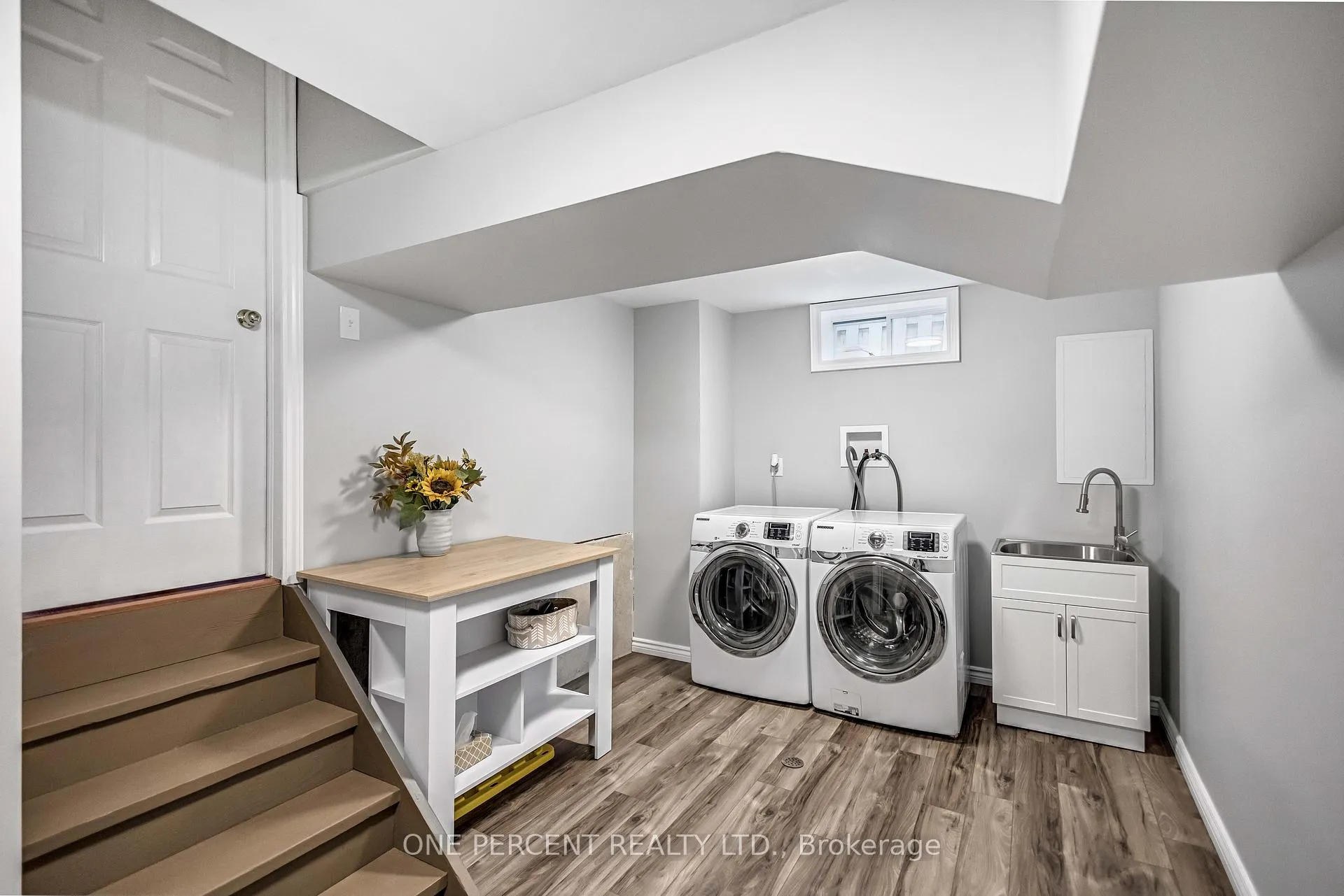 Photo 29 of 57 Coxwell Crescent, Brantford — HOMEH