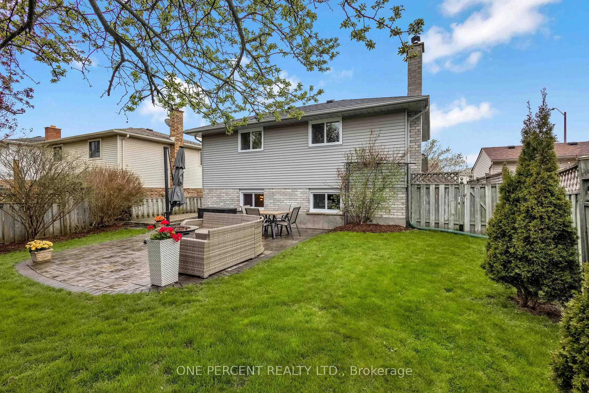 Photo 34 of 57 Coxwell Crescent, Brantford — HOMEH