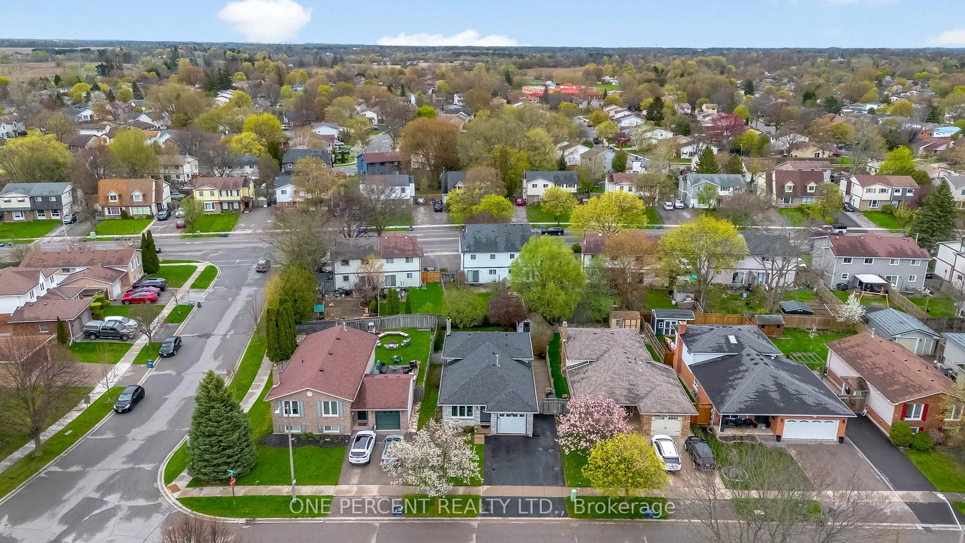 Photo 40 of 57 Coxwell Crescent, Brantford — HOMEH