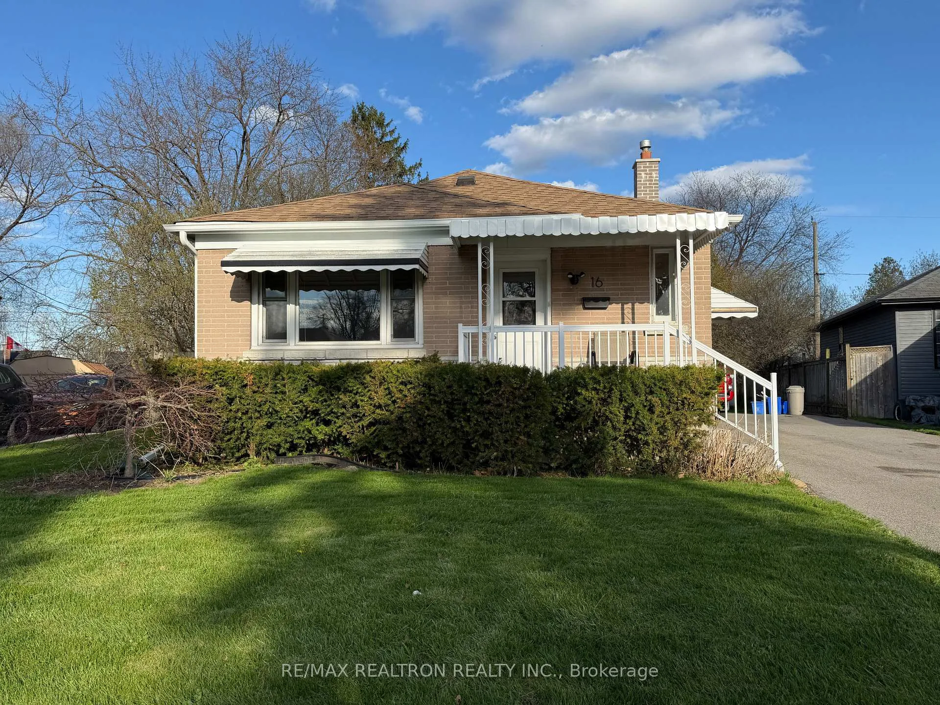 Photo 1 of 16 Forest Road, Ajax, South East — HOMEH