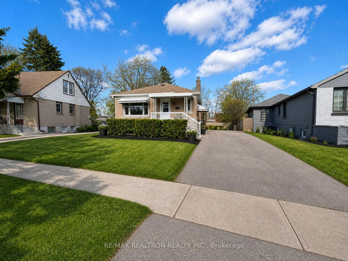 Photo 2 of 16 Forest Road, Ajax, South East — HOMEH