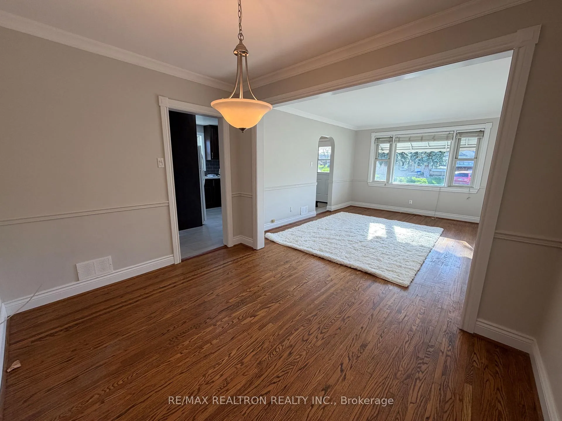 Photo 3 of 16 Forest Road, Ajax, South East — HOMEH