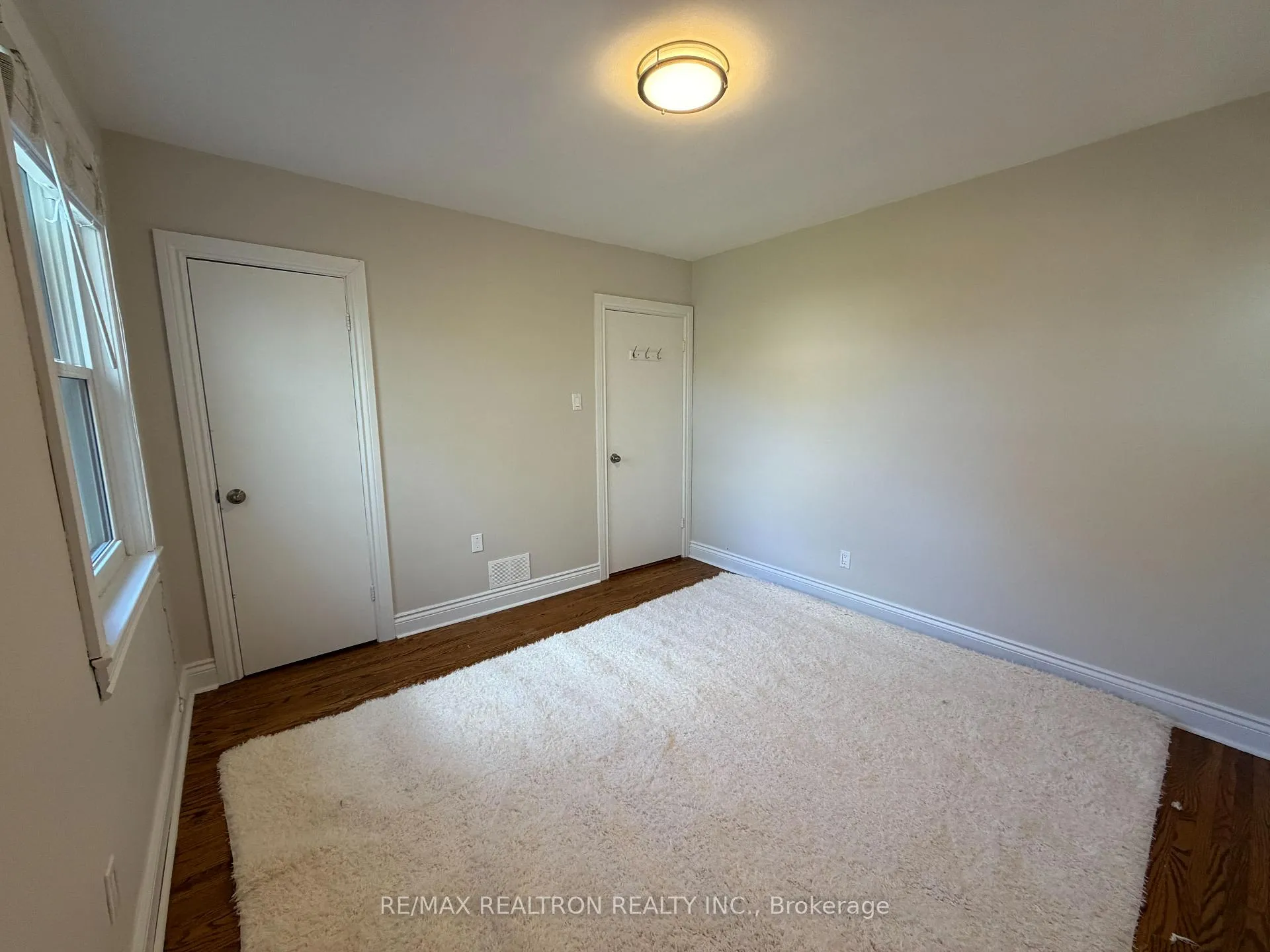 Photo 10 of 16 Forest Road, Ajax, South East — HOMEH