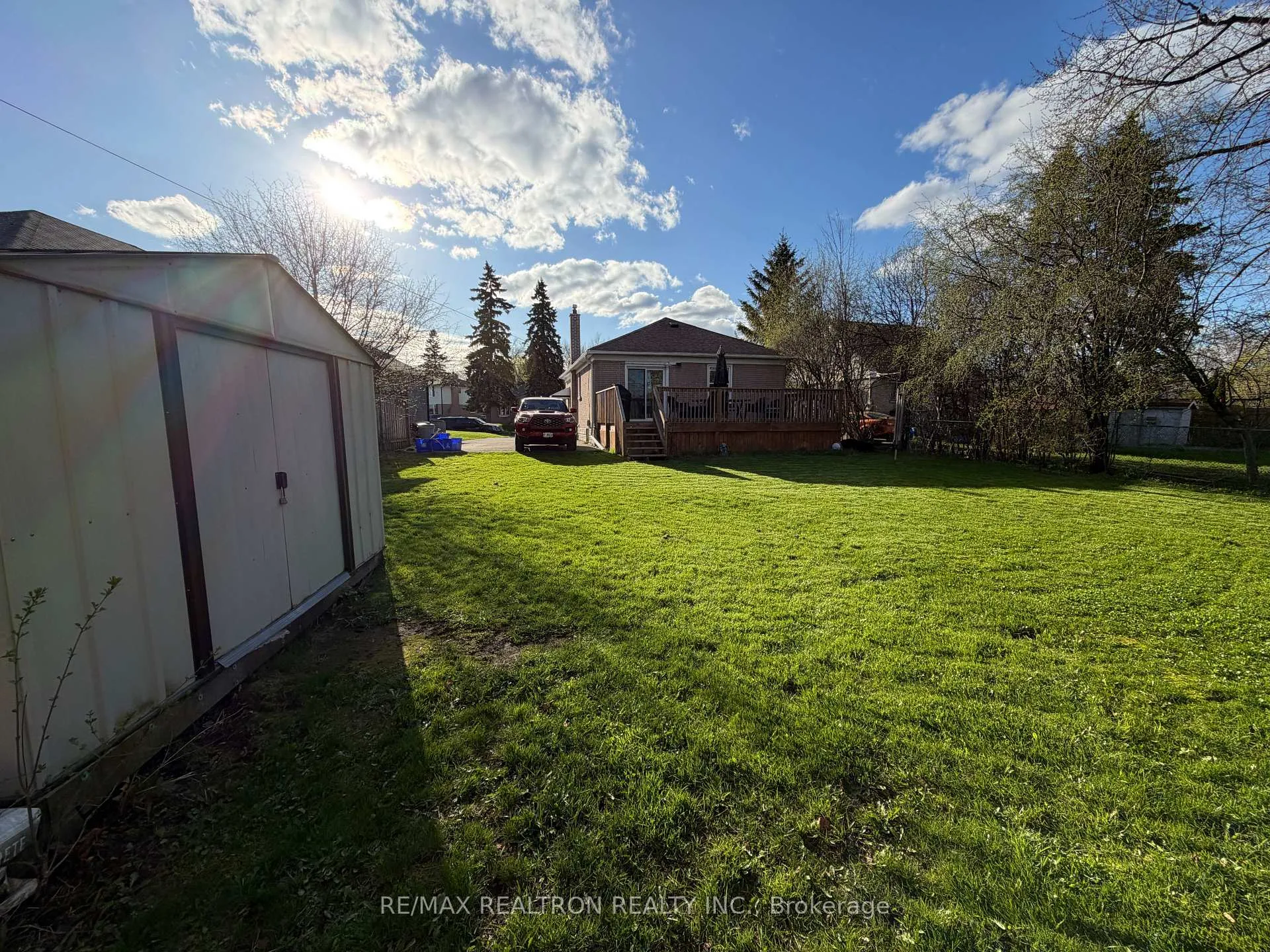 Photo 13 of 16 Forest Road, Ajax, South East — HOMEH