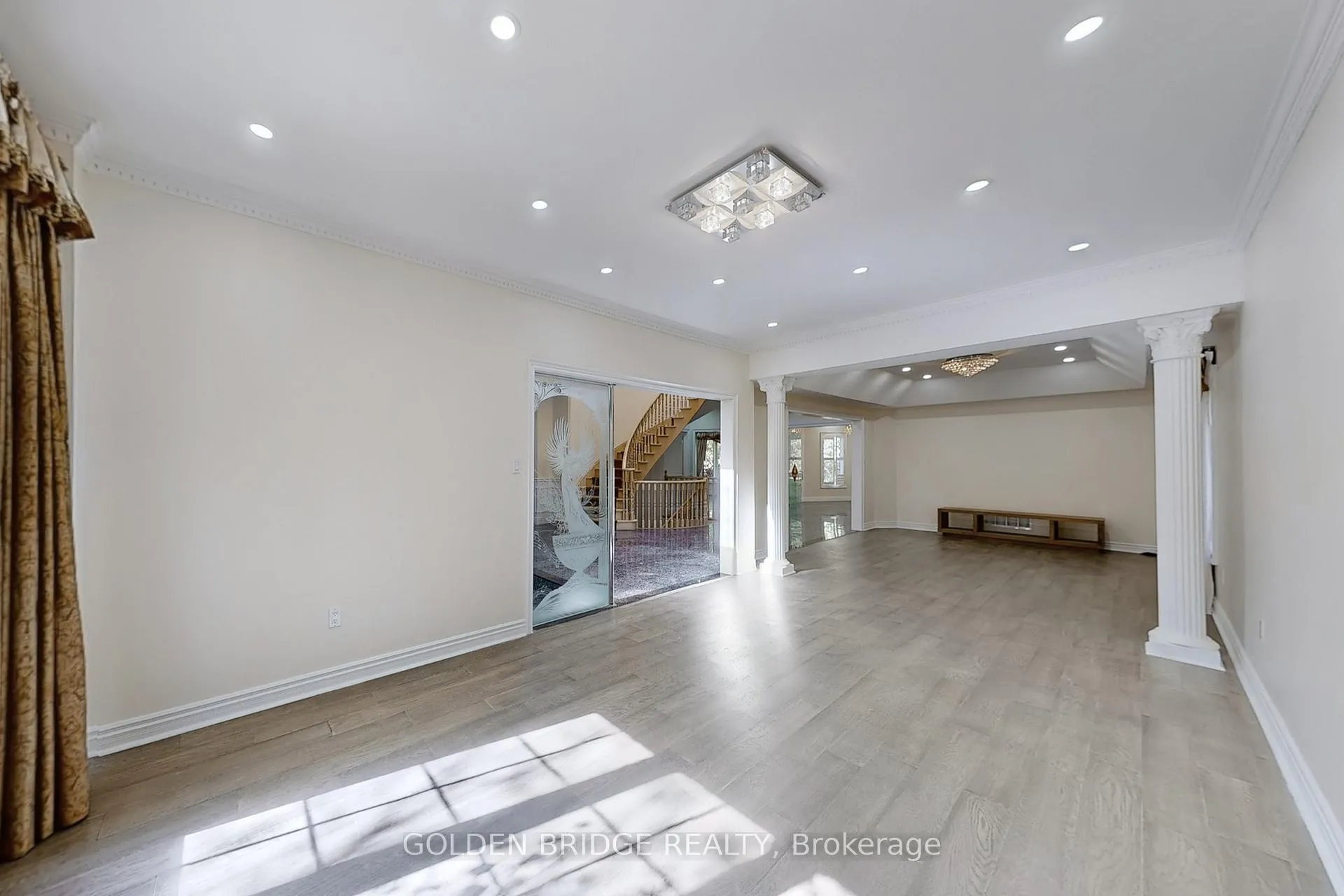 Photo 5 of 57 Cassandra Crescent, Richmond Hill, Bayview Hill — HOMEH