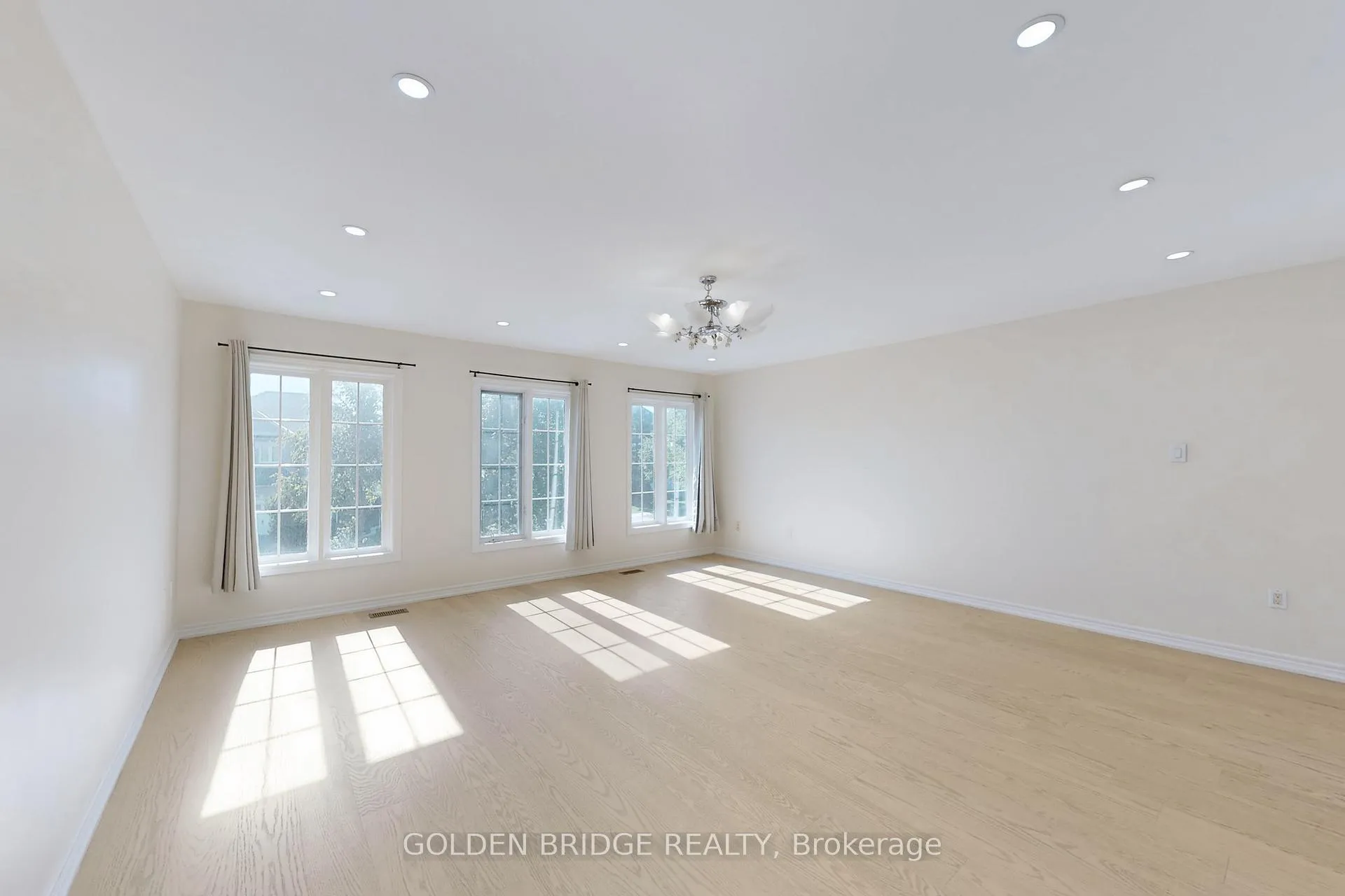 Photo 16 of 57 Cassandra Crescent, Richmond Hill, Bayview Hill — HOMEH