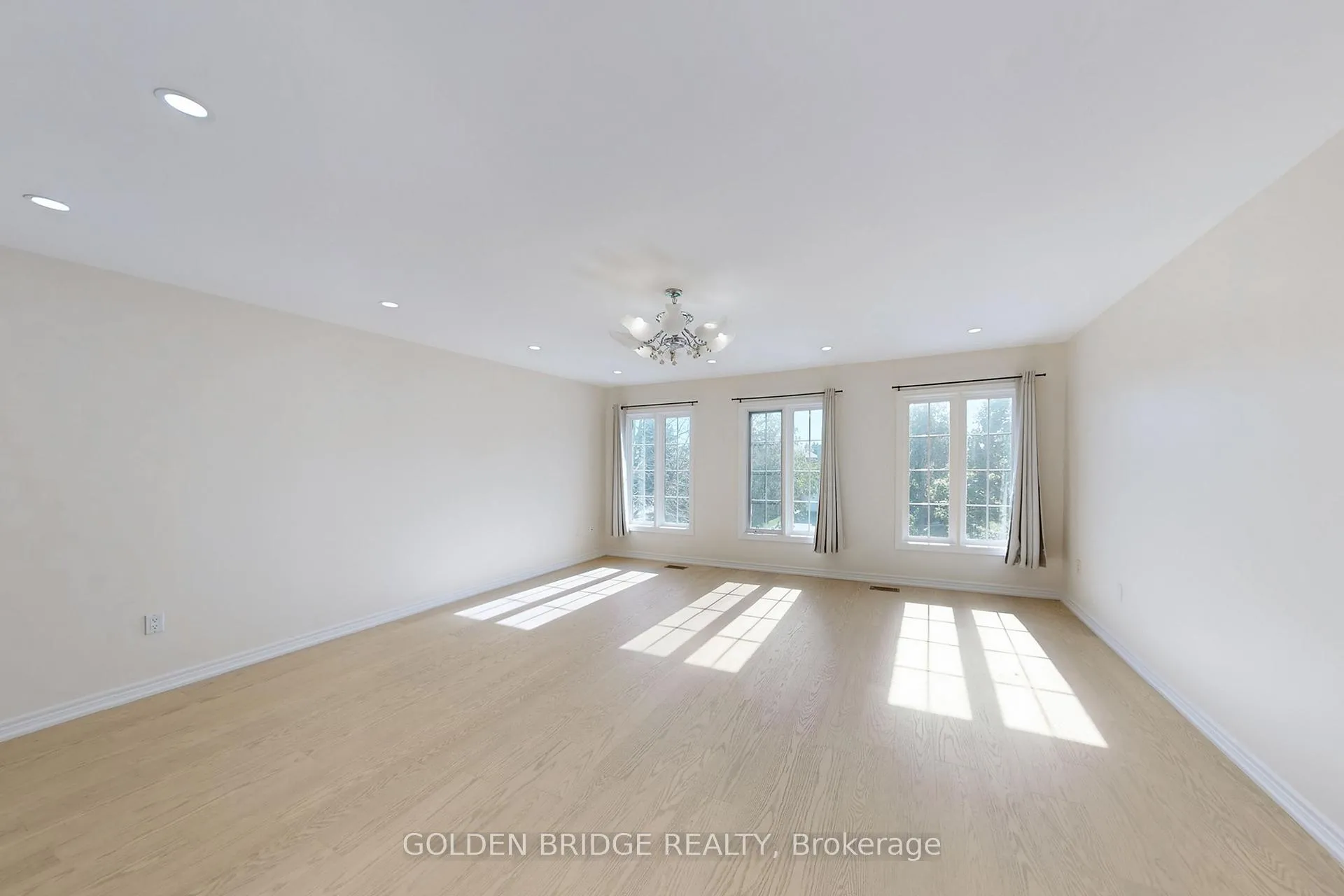 Photo 17 of 57 Cassandra Crescent, Richmond Hill, Bayview Hill — HOMEH